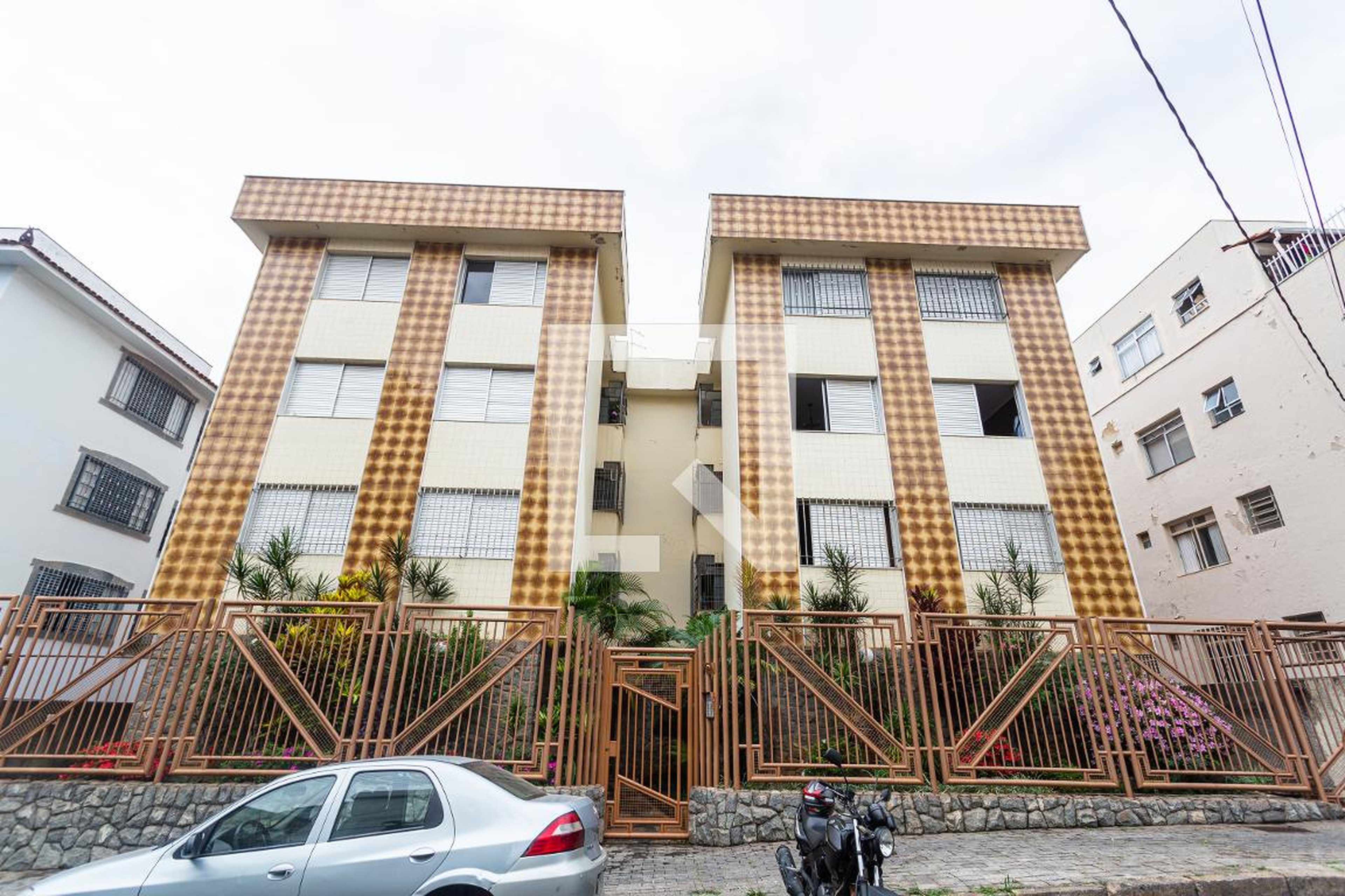 Fachada Condomínio em Rua Cardeal Stepinac, 4