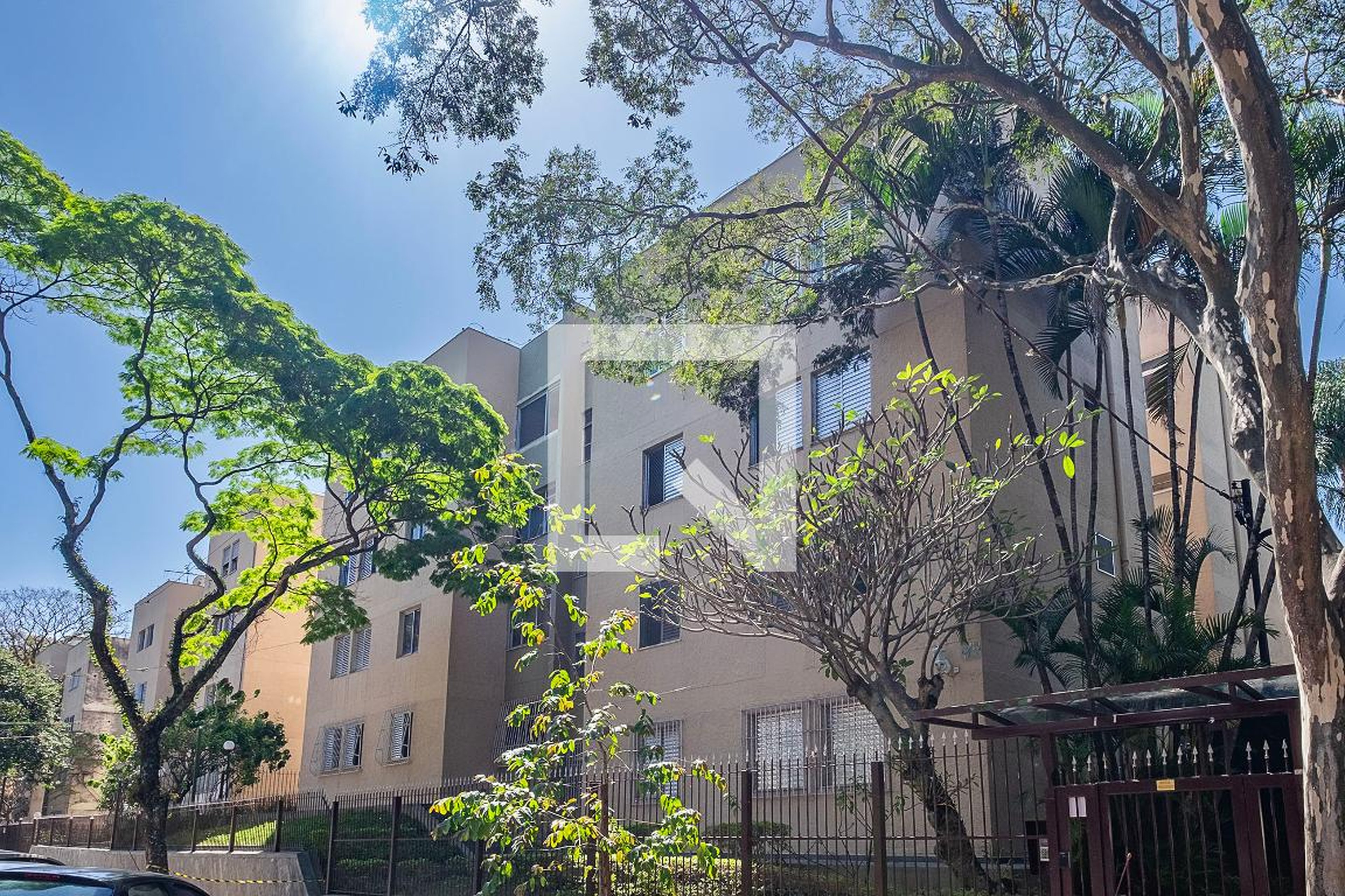 Fachada Condomínio em Rua Araçuaí, 85