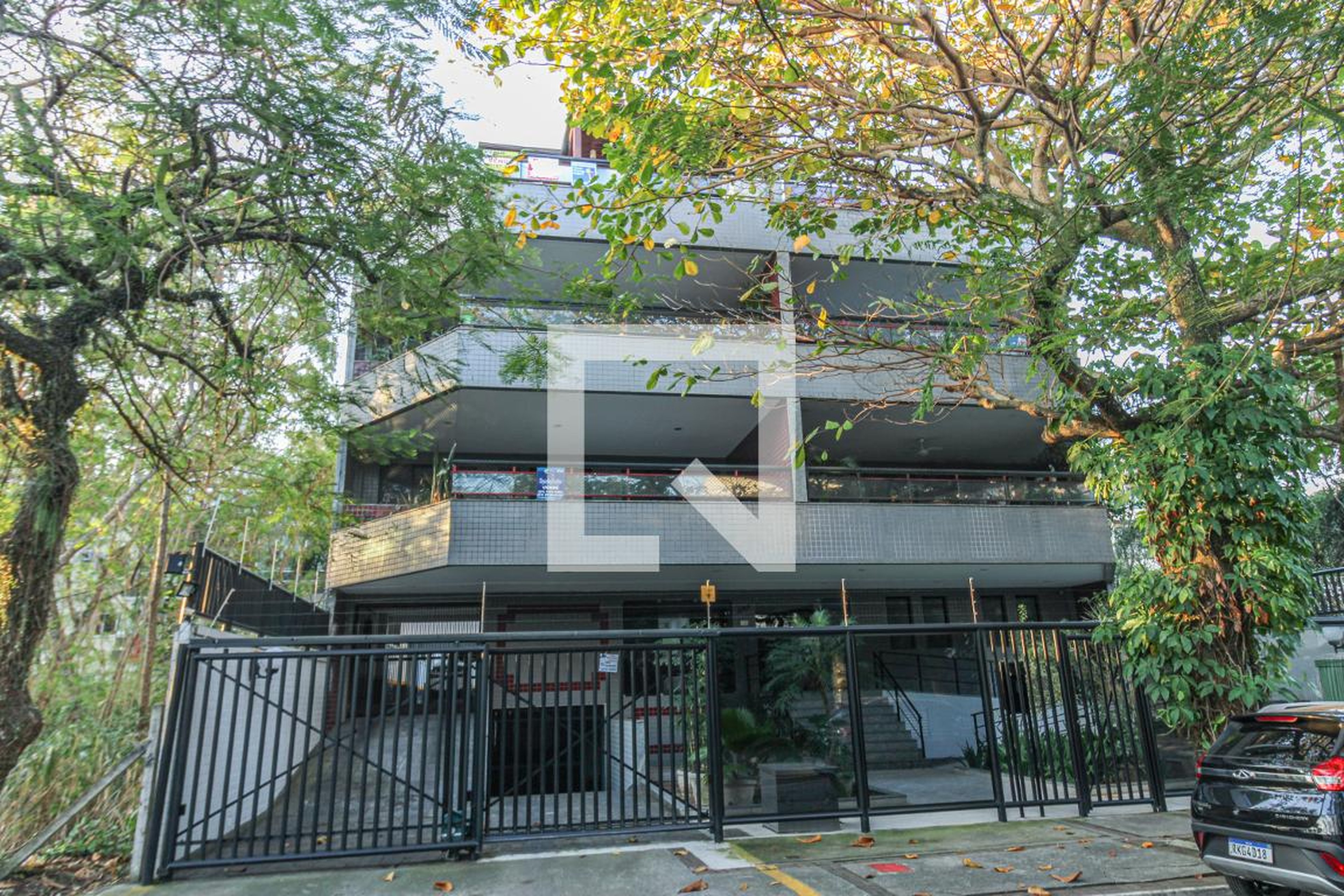 Fachada Condomínio em Rua Luiz Paulistano, 290