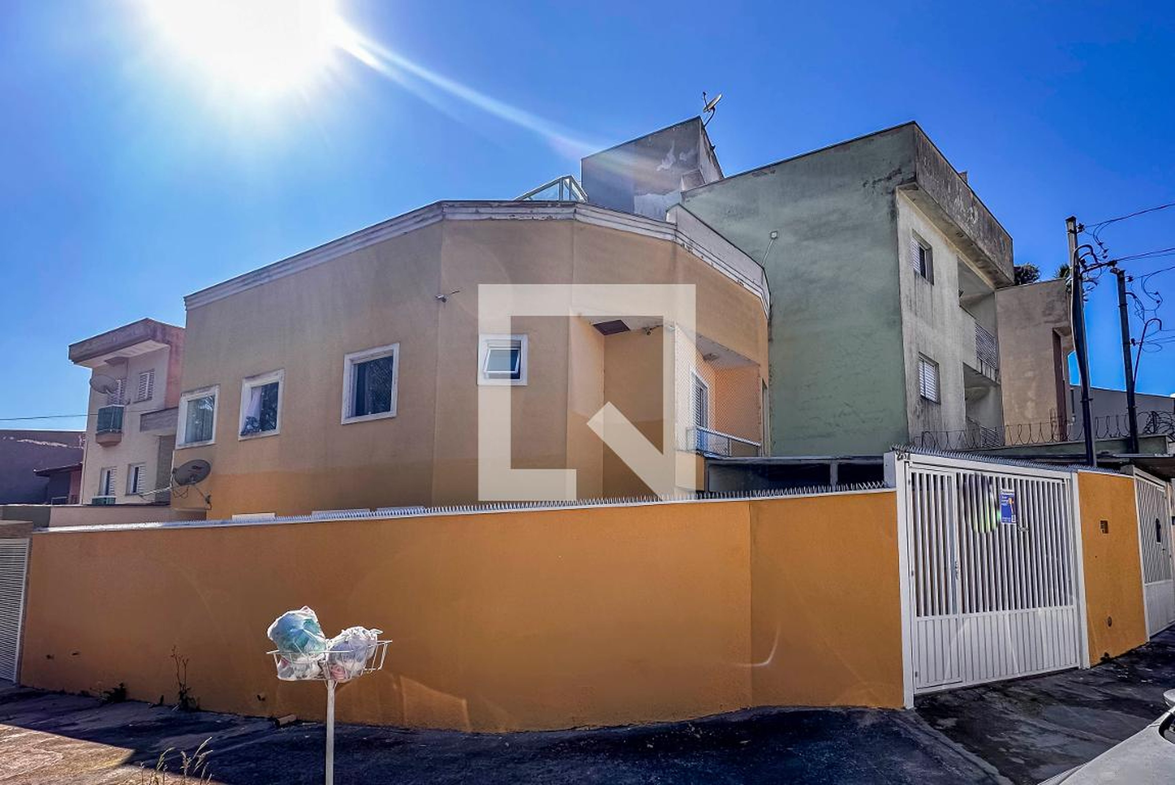 Fachada Condomínio em Rua Paulo Lacorte, 237