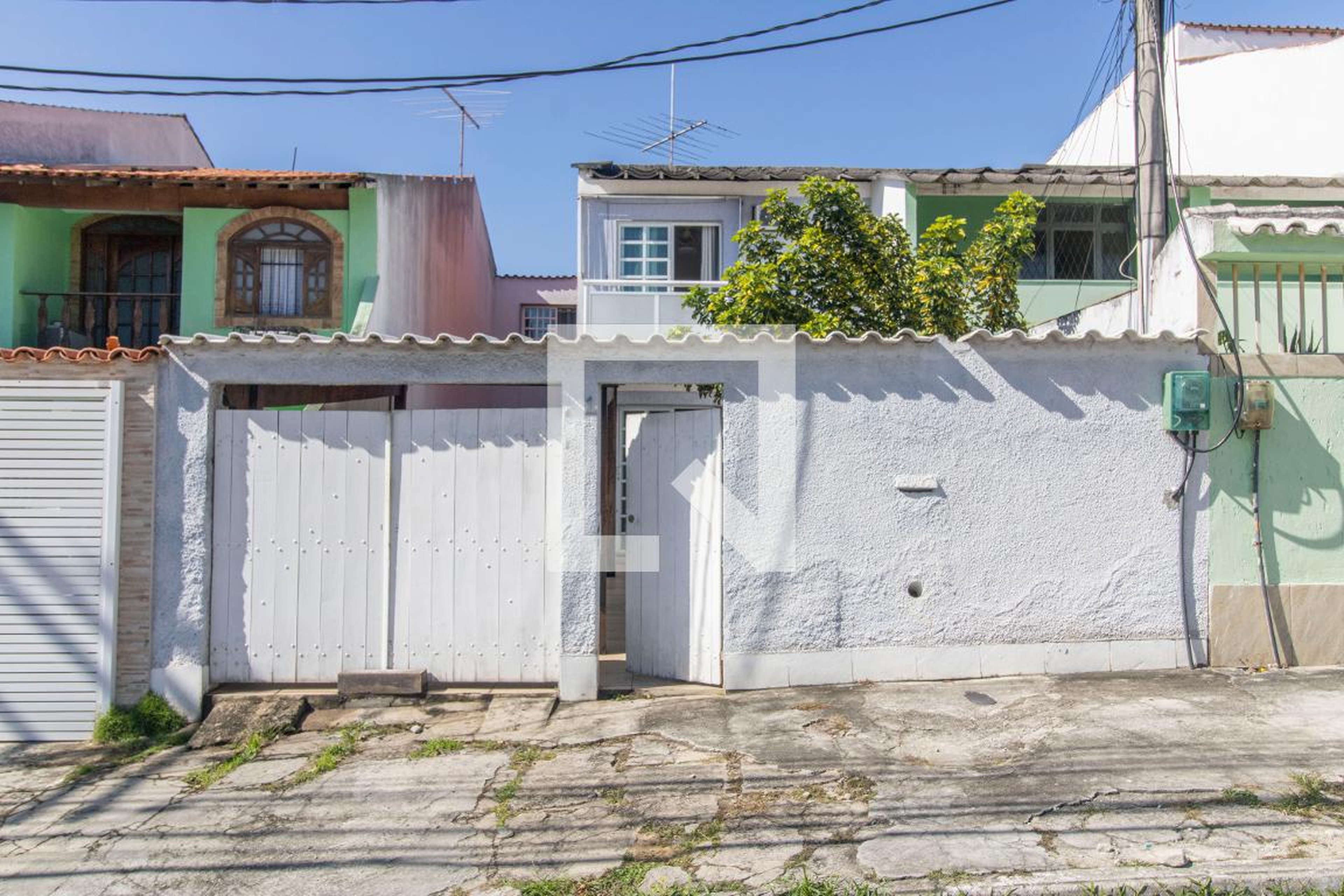 Fachada Condomínio em Rua Engenheiro Coelho Cintra, 35