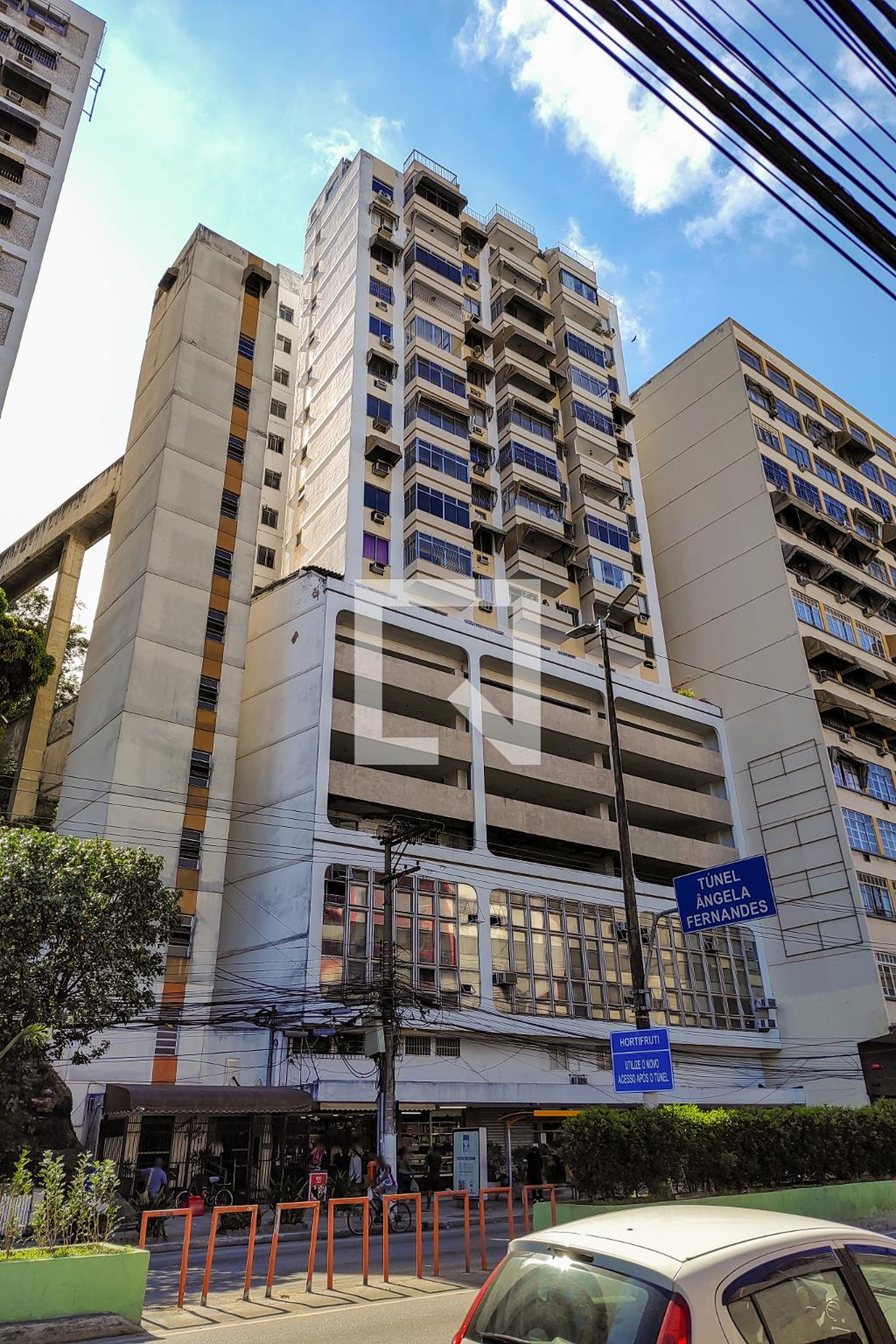 Fachada do Prédio Condomínio Miramar Suite Service