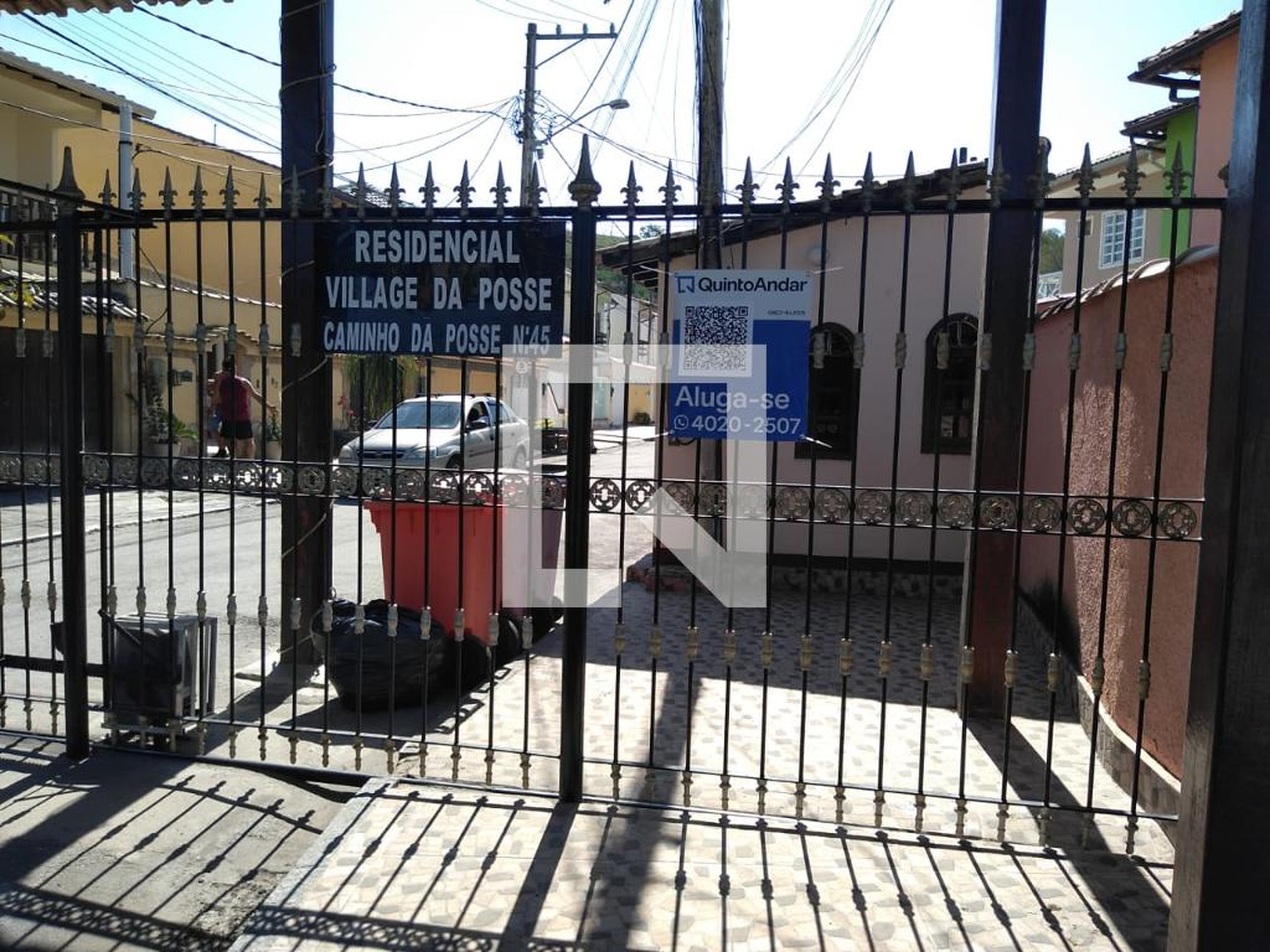 Fachada do condomínio Condomínio em Caminho da Posse, 45