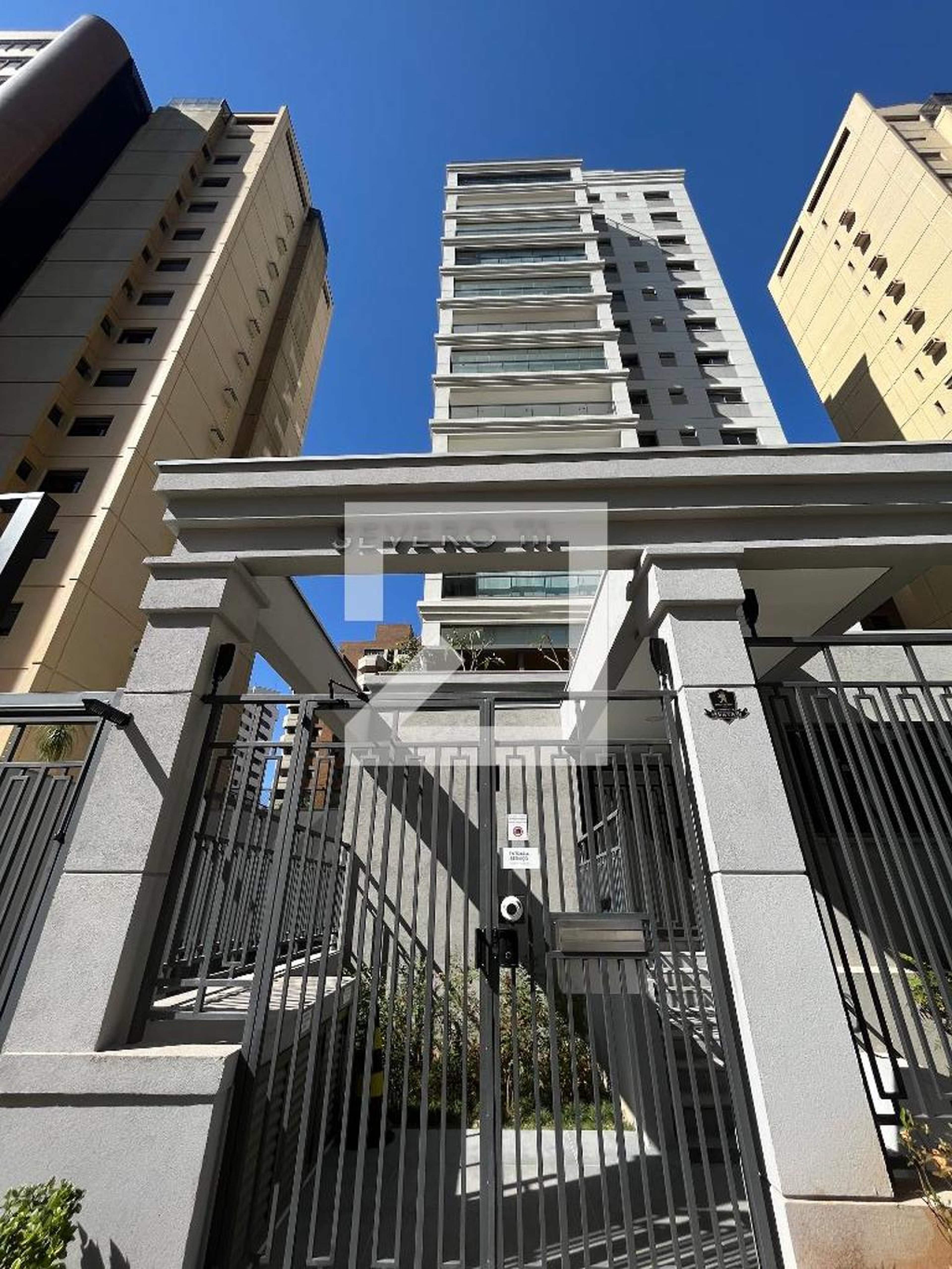 Fachada do Prédio Condomínio Severo 111