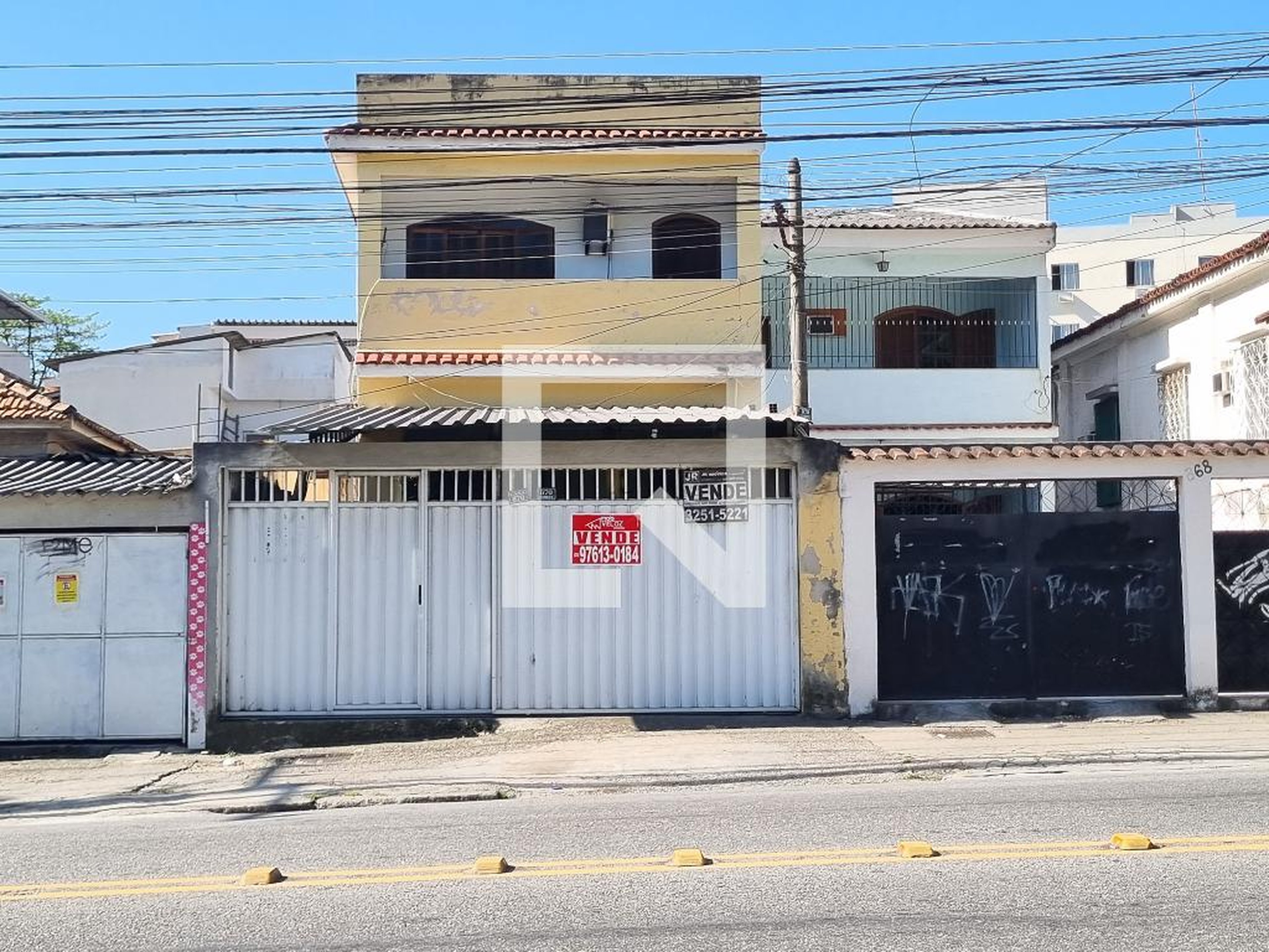 Fachada Condomínio em Rua Clarimundo de Melo, 870