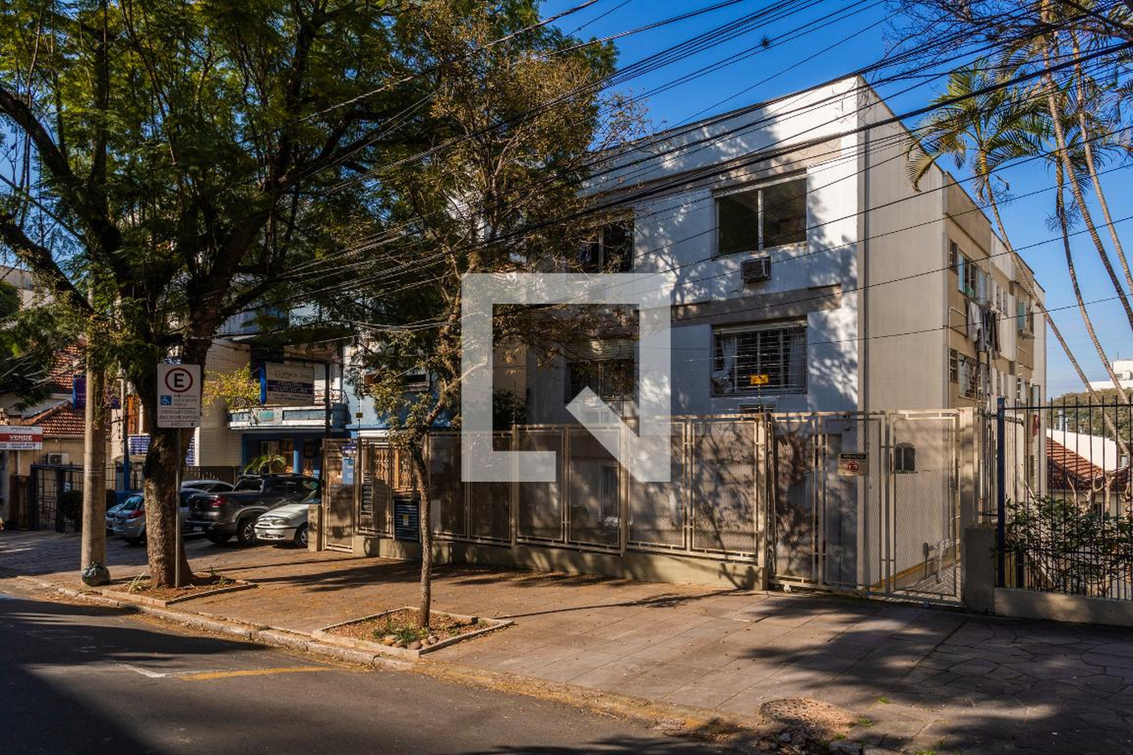 Fachada Condomínio em Rua Castro Alves, 415