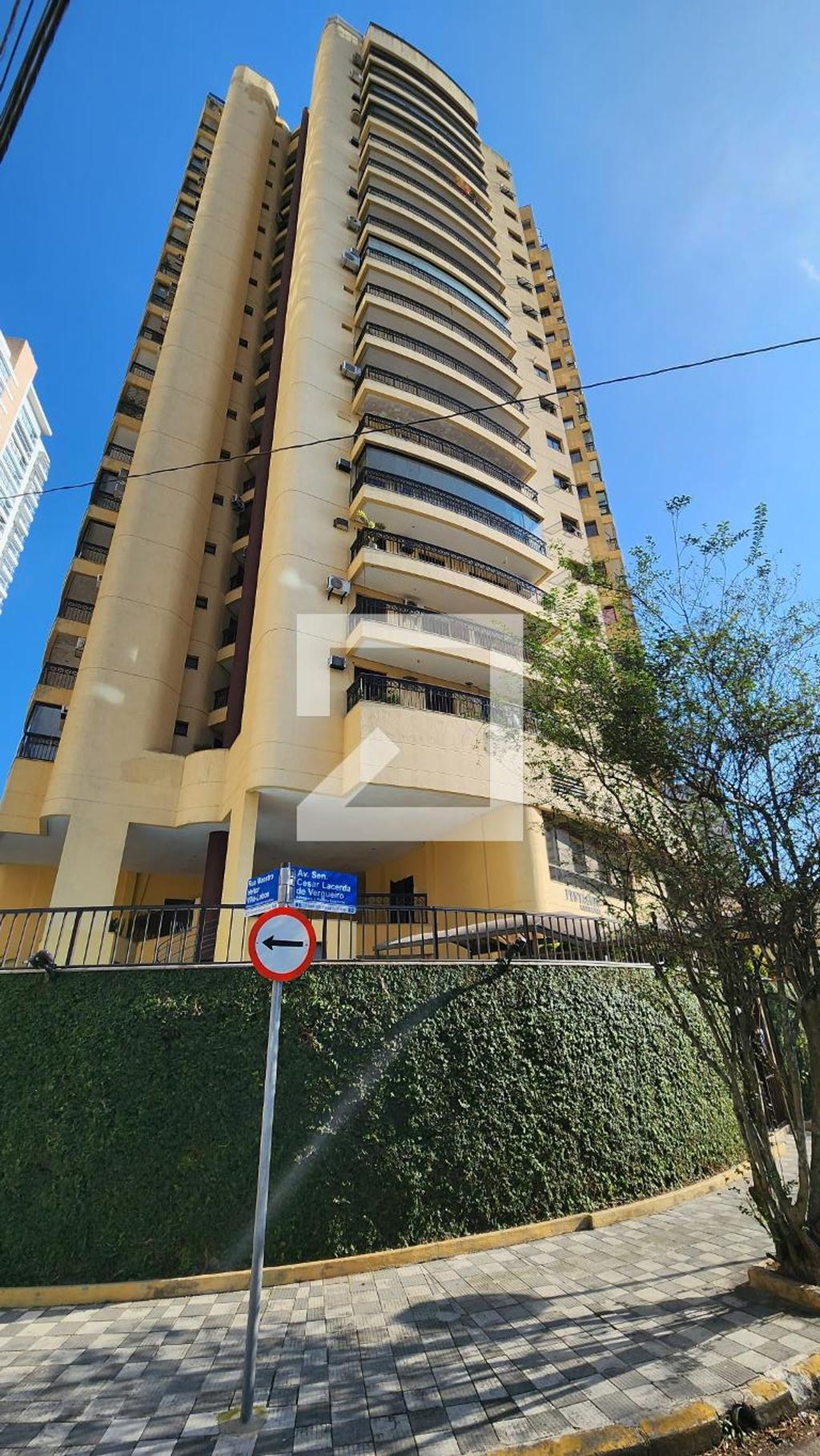 Fachada do Prédio Condomínio Pentágono