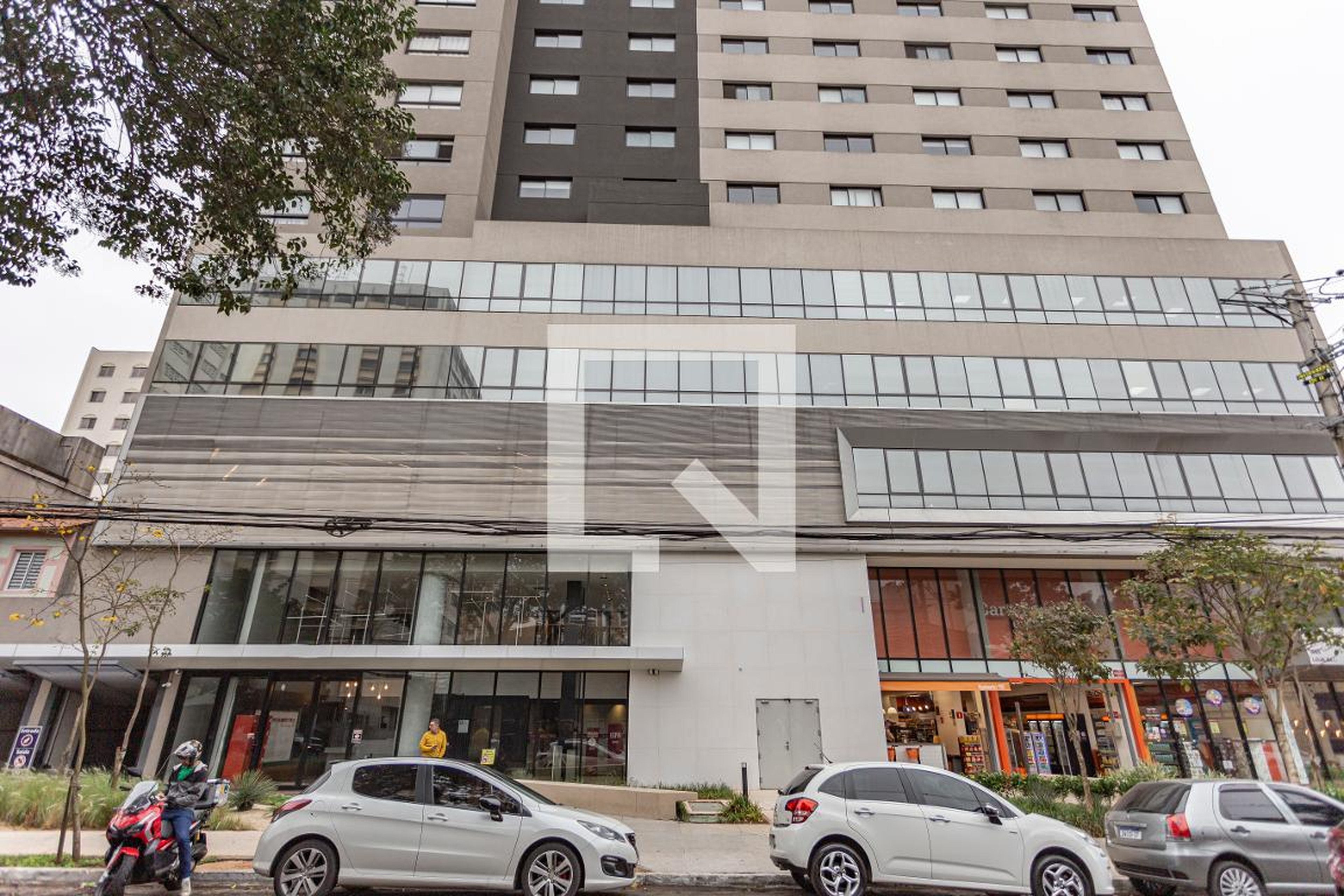 Fachada Condomínio Roumanos