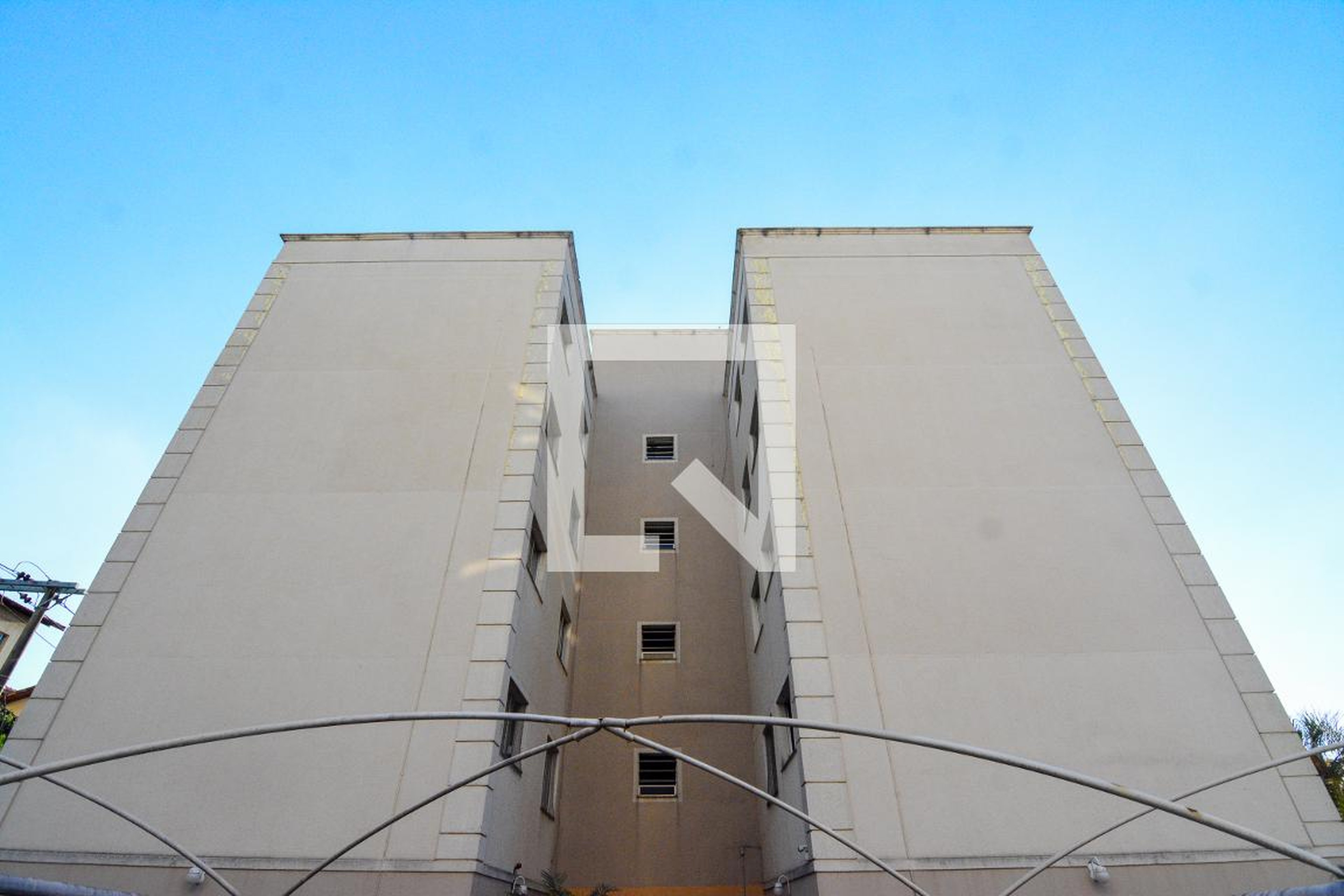 Fachada Condomínio em Rua Estér Augusta Ribeiro, 430