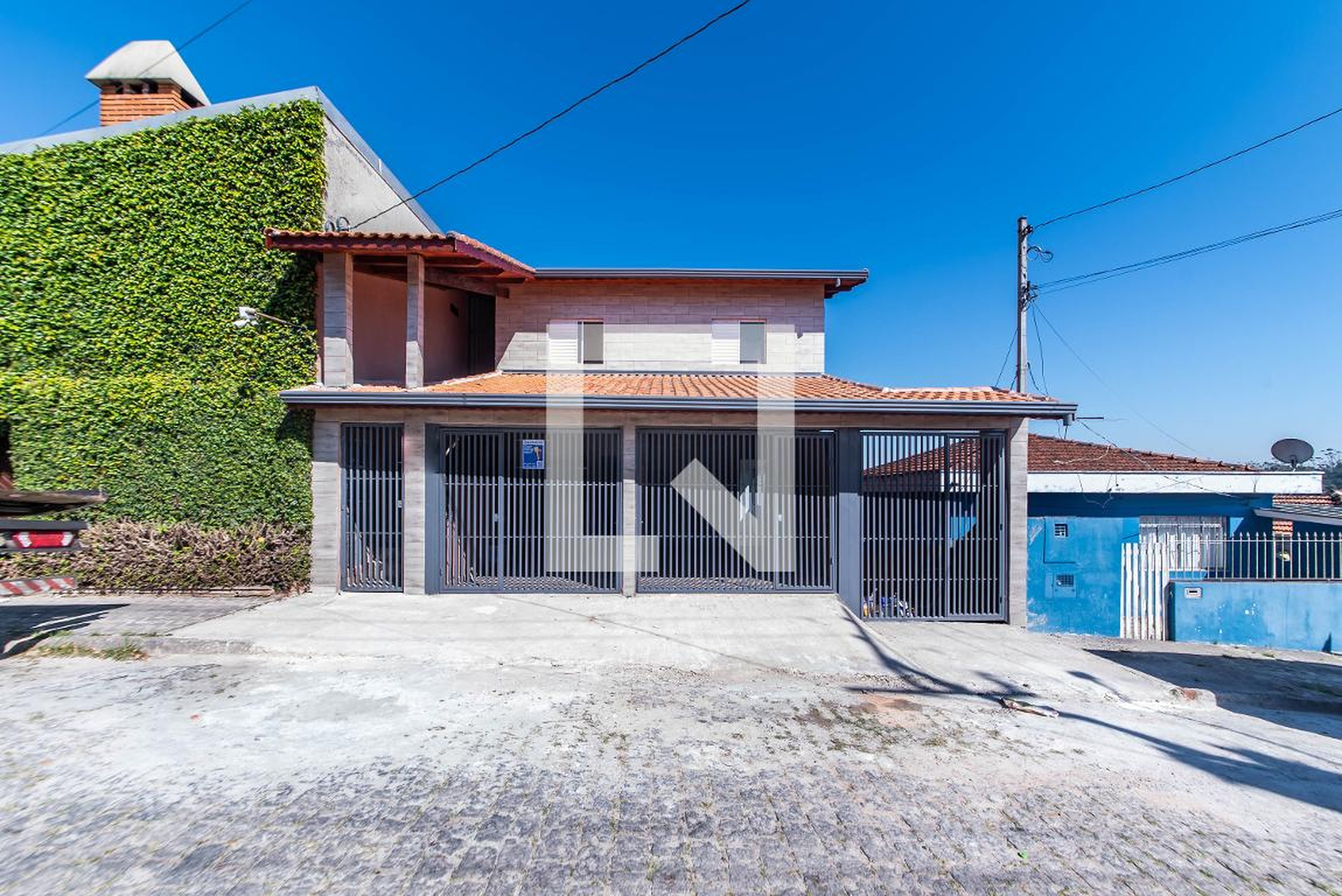 Fachada Condomínio em Rua Joaquim Moreno, 41