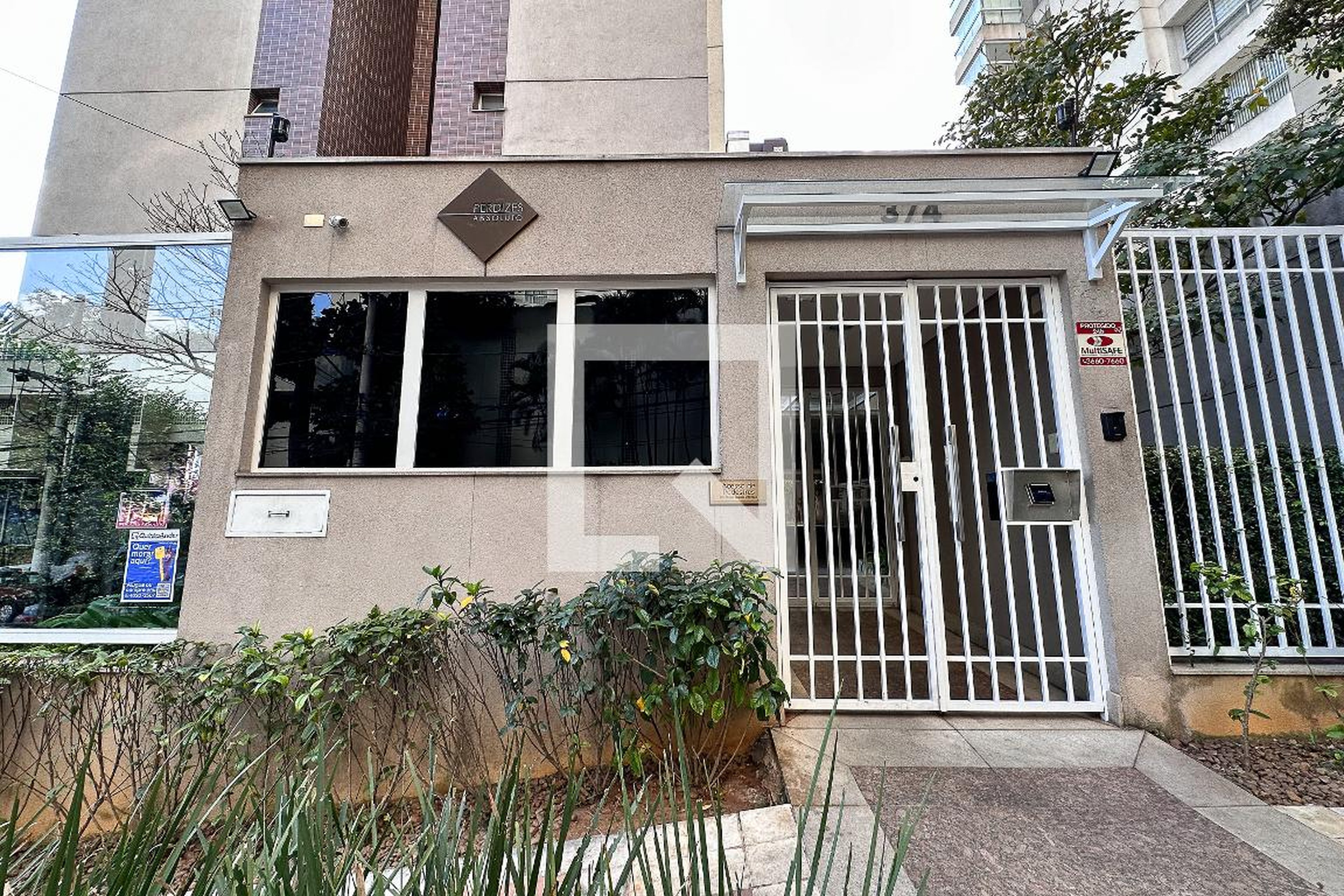 Fachada Condomínio em Rua Doutor Franco da Rocha, 544