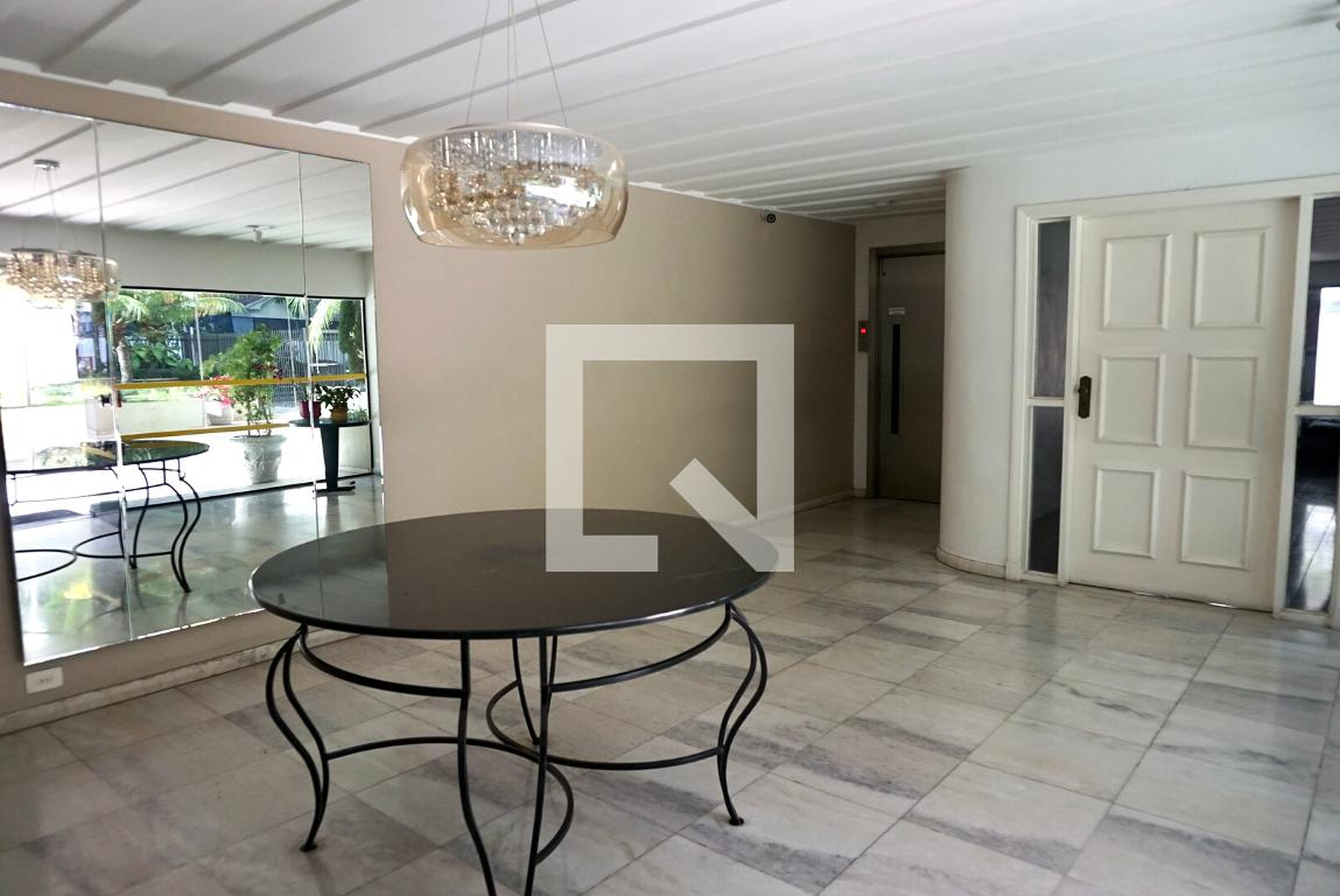 Hall - Cap D'antibes