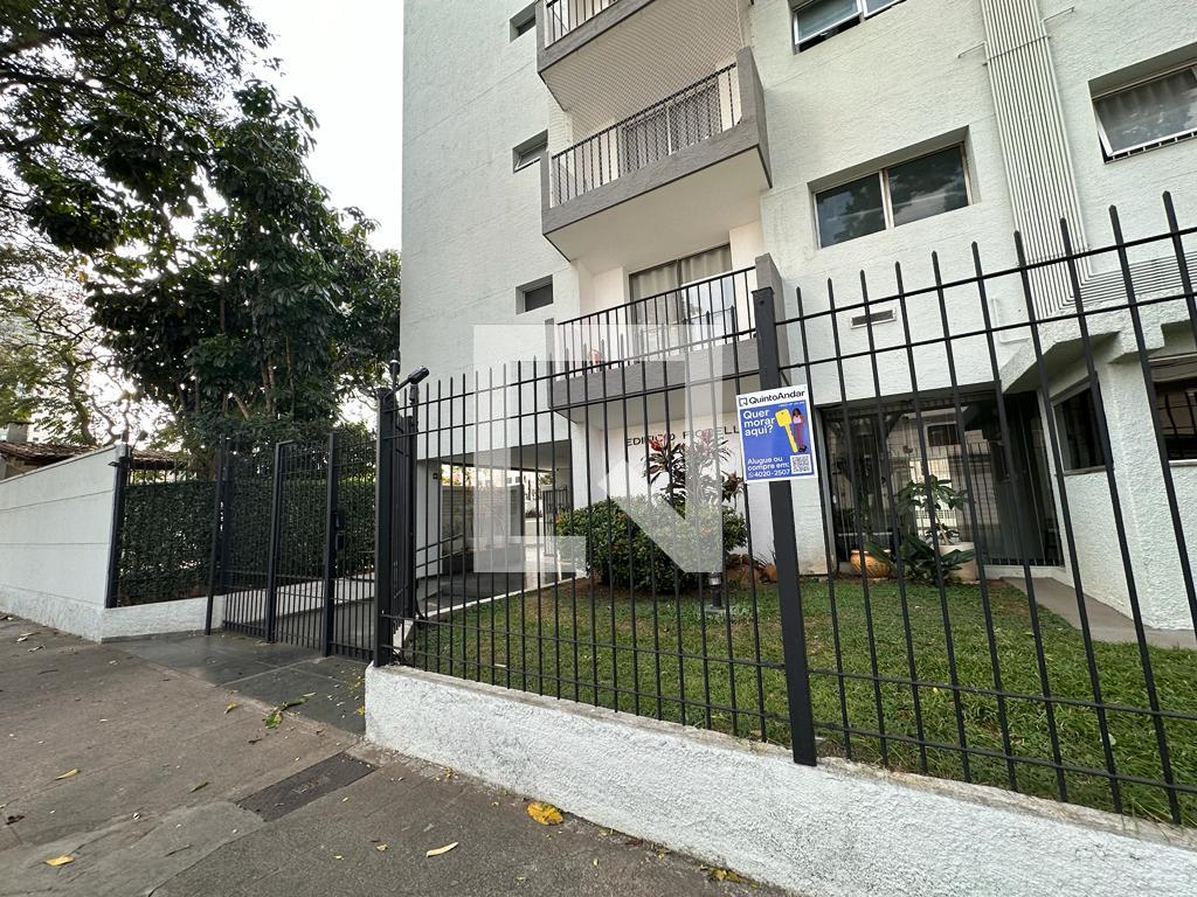 Entrada - Edificio  Fiorella