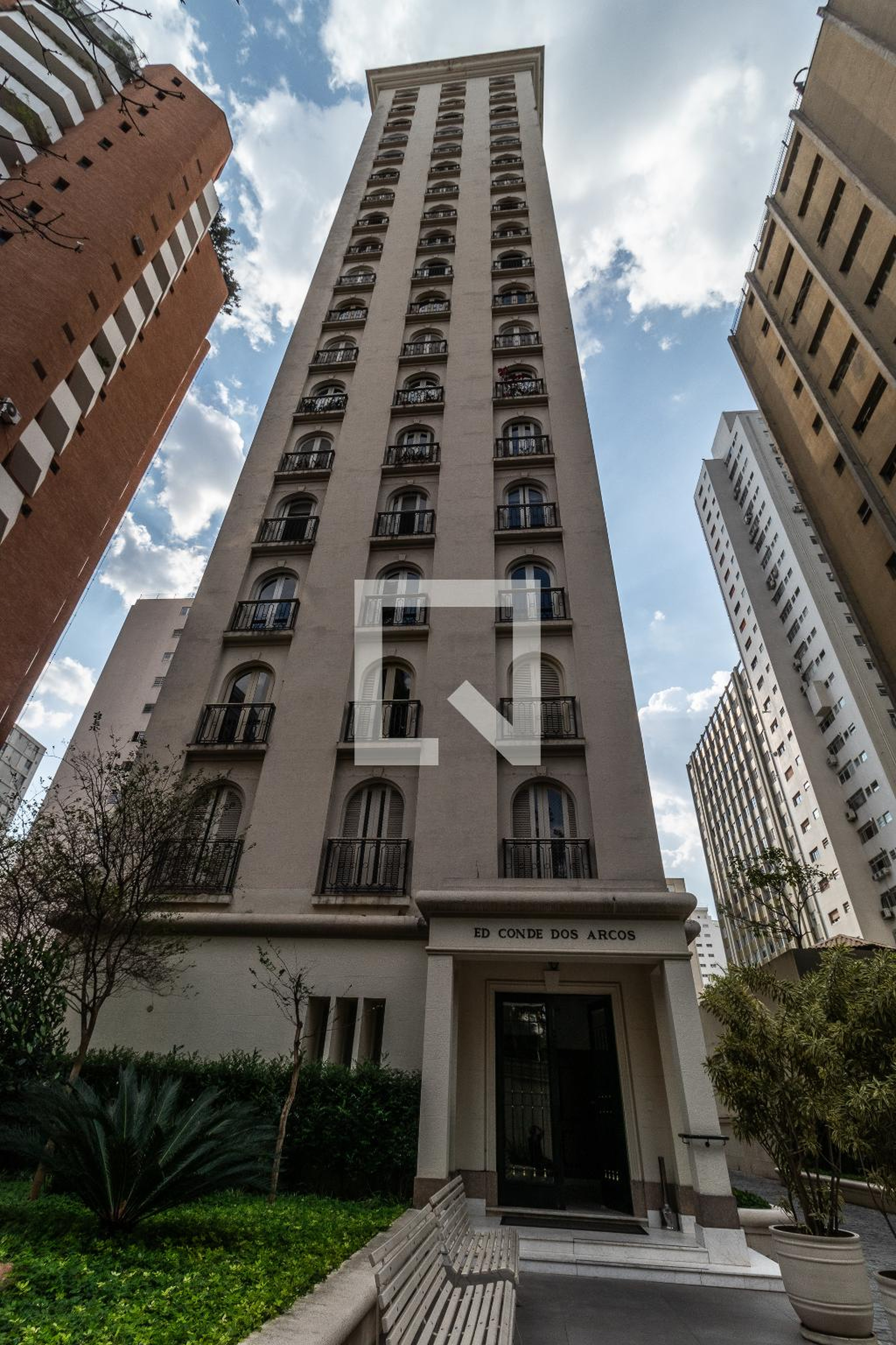 Fachada do Prédio Condomínio Arcos