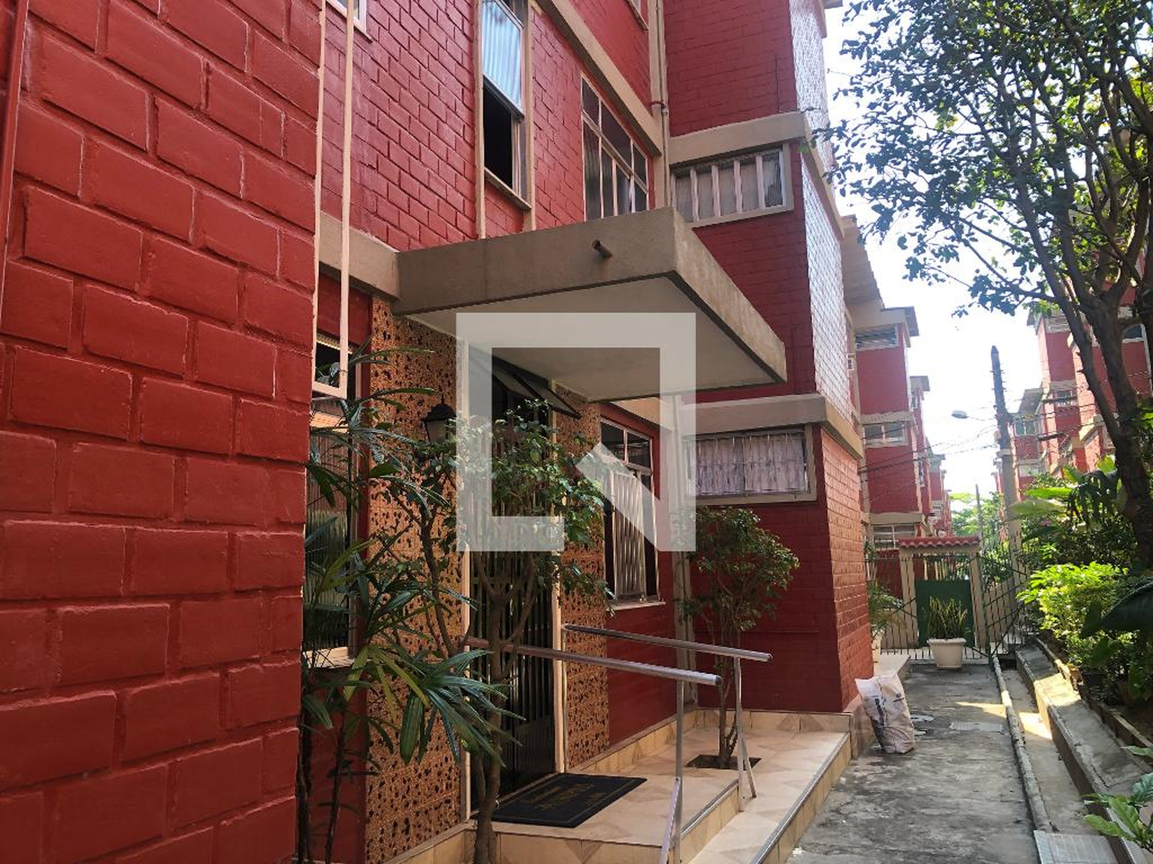 Fachada Condomínio em Rua Altinópolis, 313