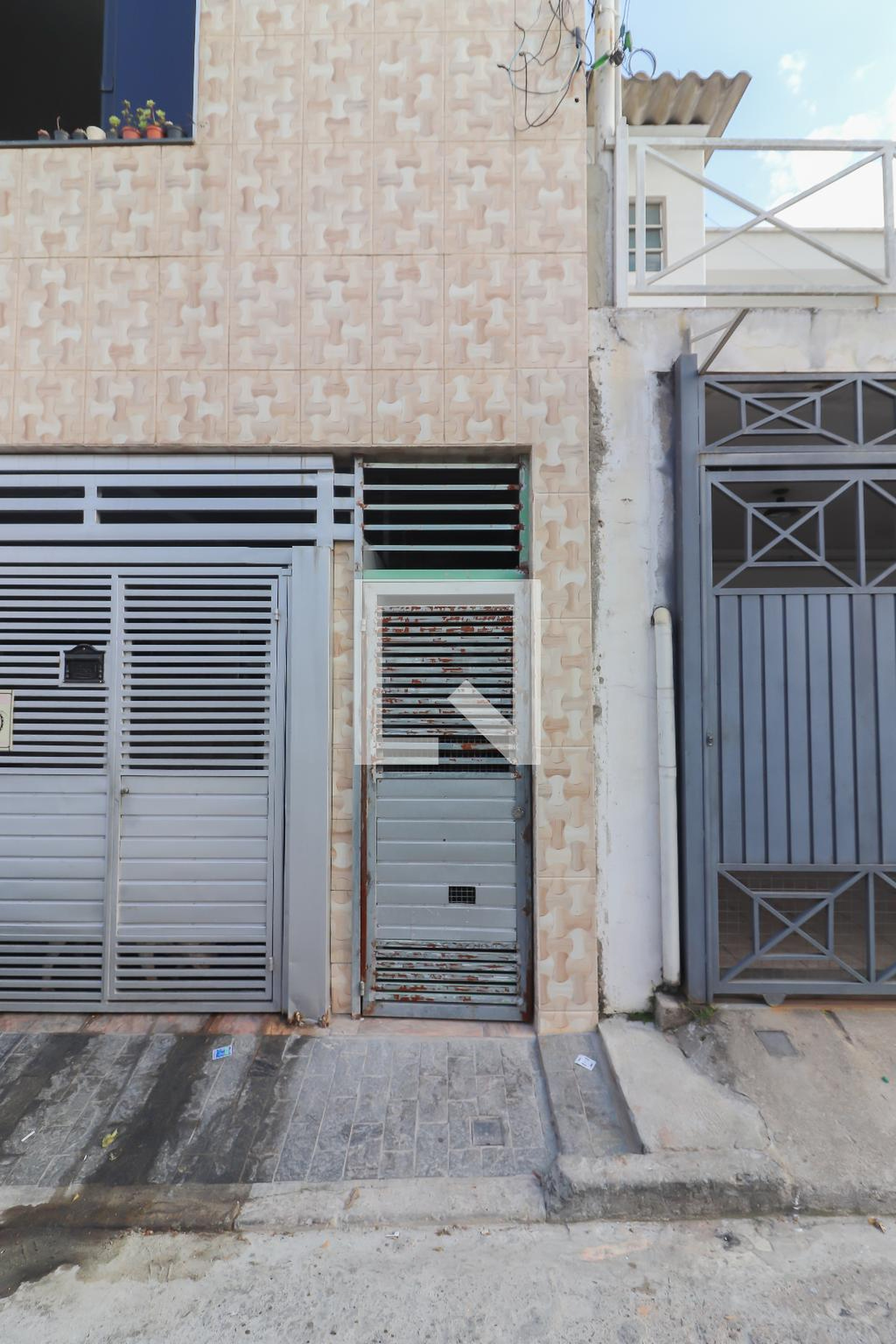 Fachada Condomínio em Rua Cacilda Castanho de Andrade, 40