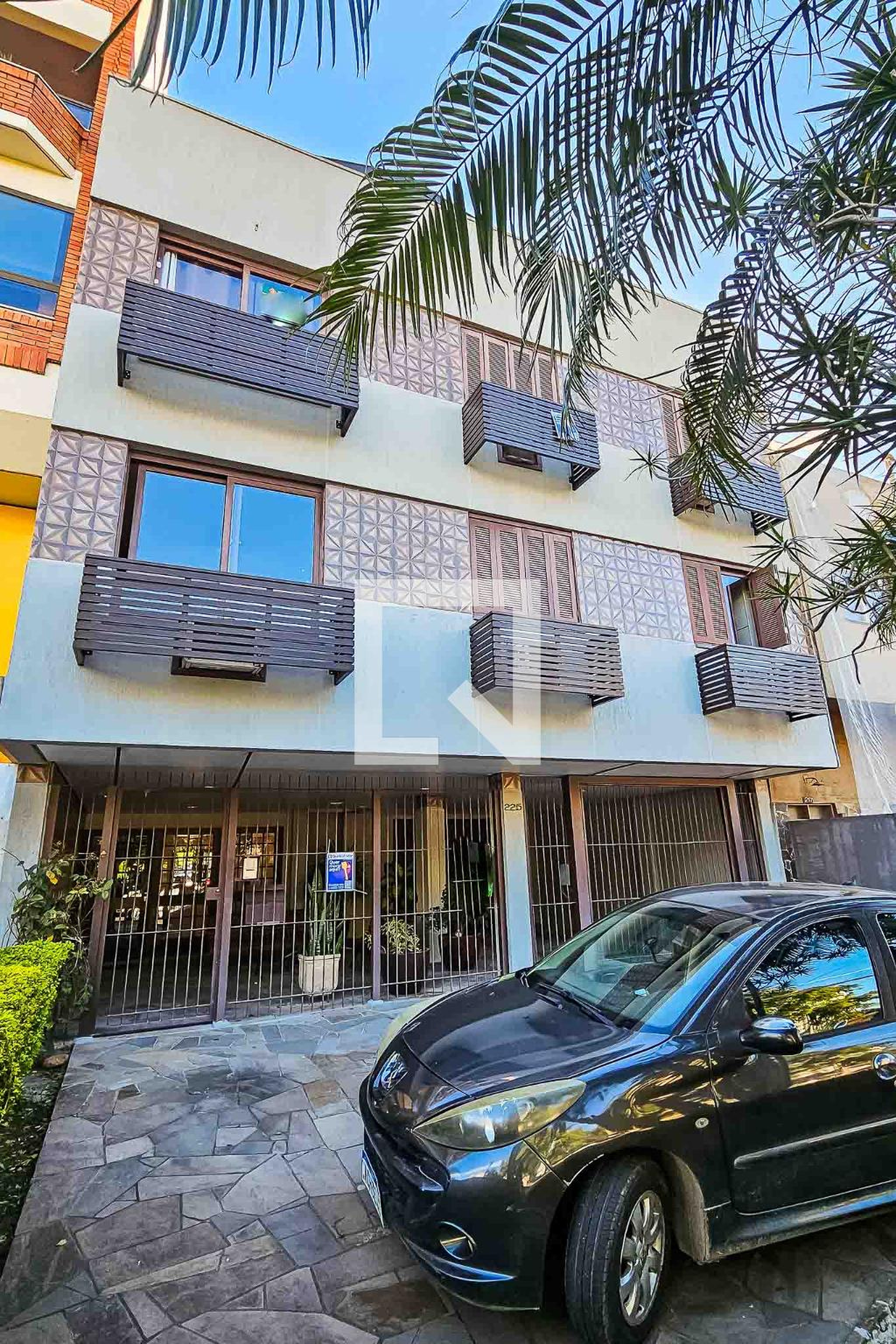 Fachada do Prédio Condomínio em Avenida João Wallig, 225