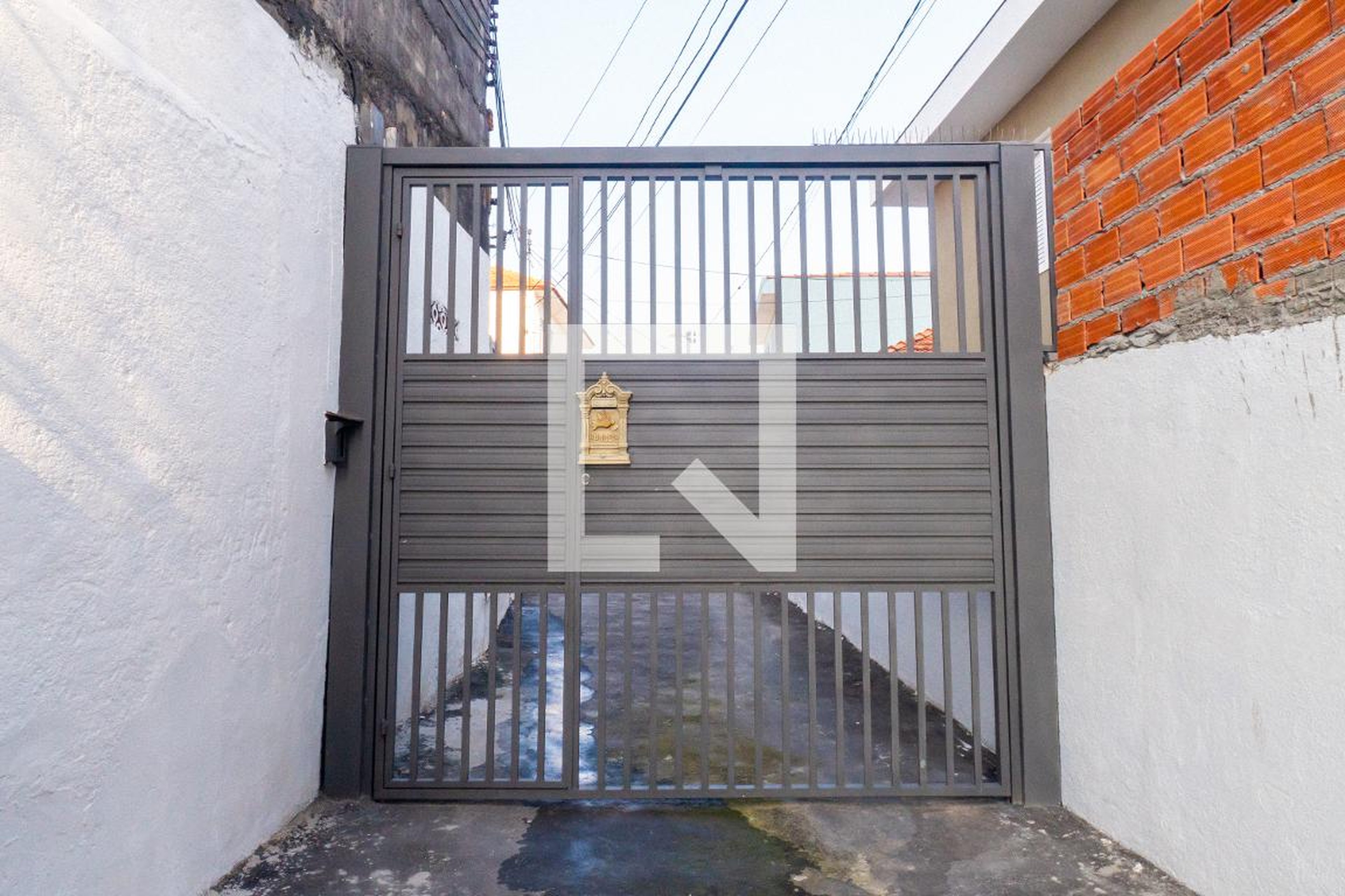 Fachada do condomínio Condomínio em Rua Capitão Valdir Alves de Siqueira, 75