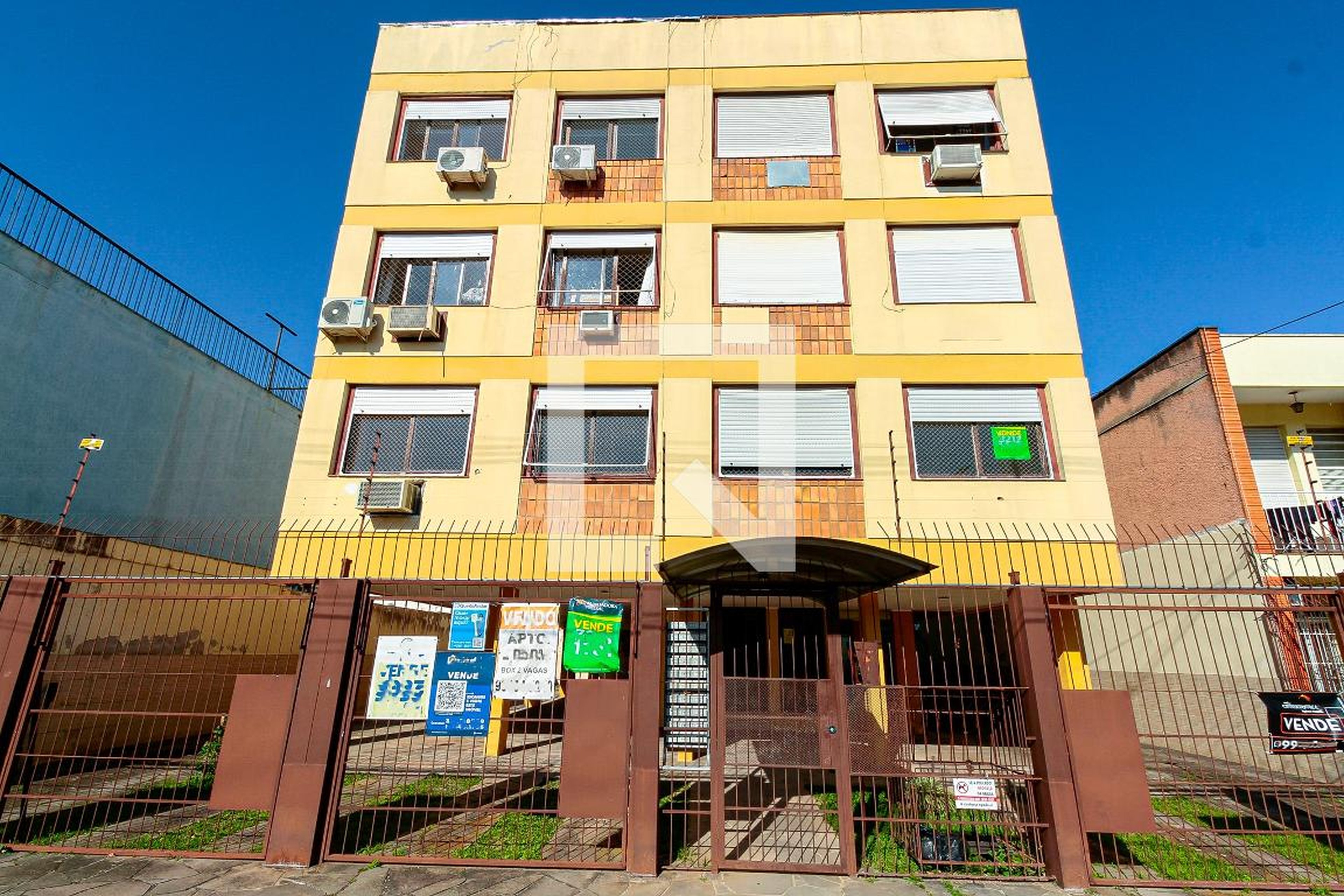 Fachada Condomínio em Rua Teixeira de Freitas, 538