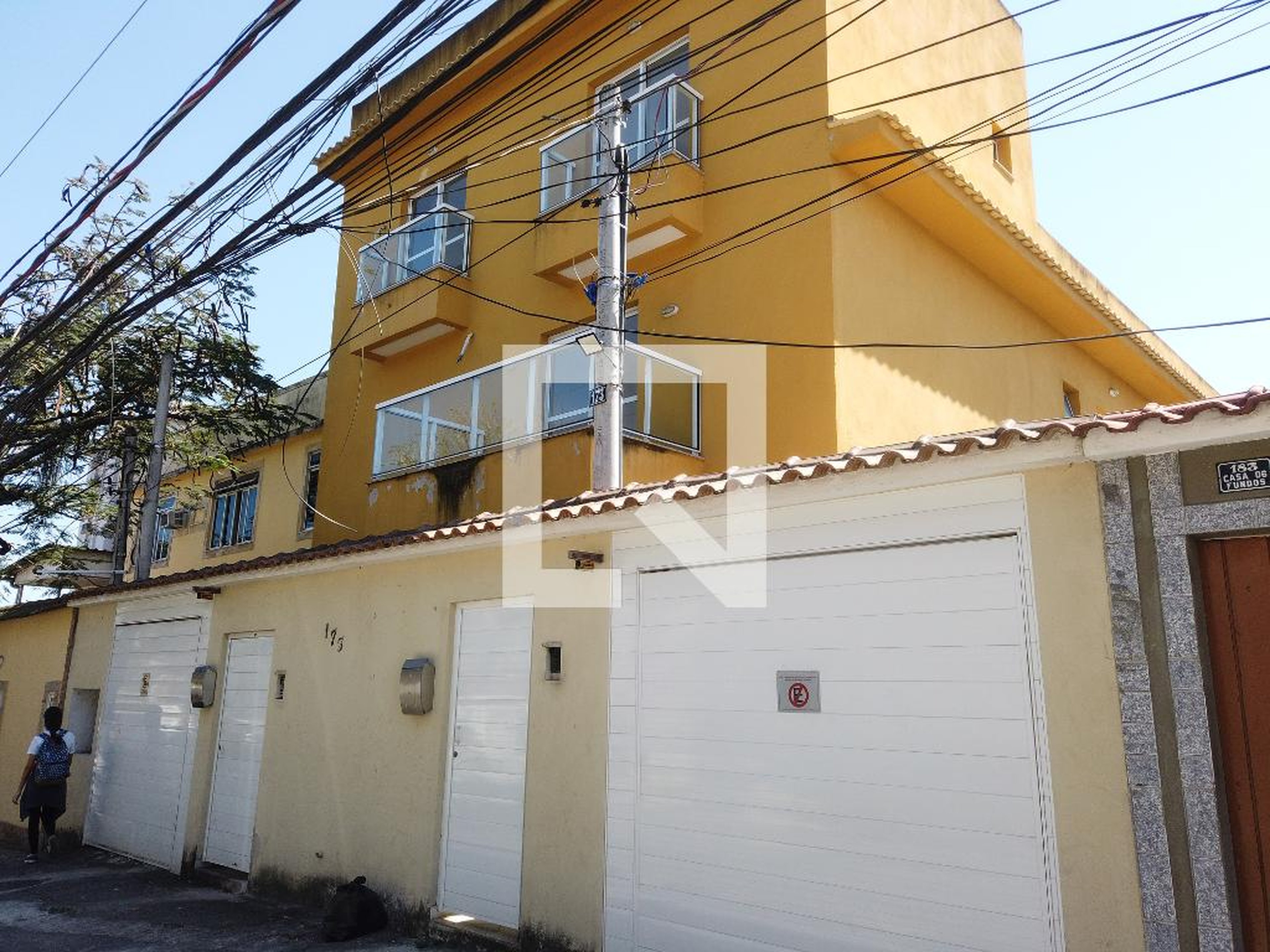 Fachada Condomínio em Rua Alberto Pasqualini, 173