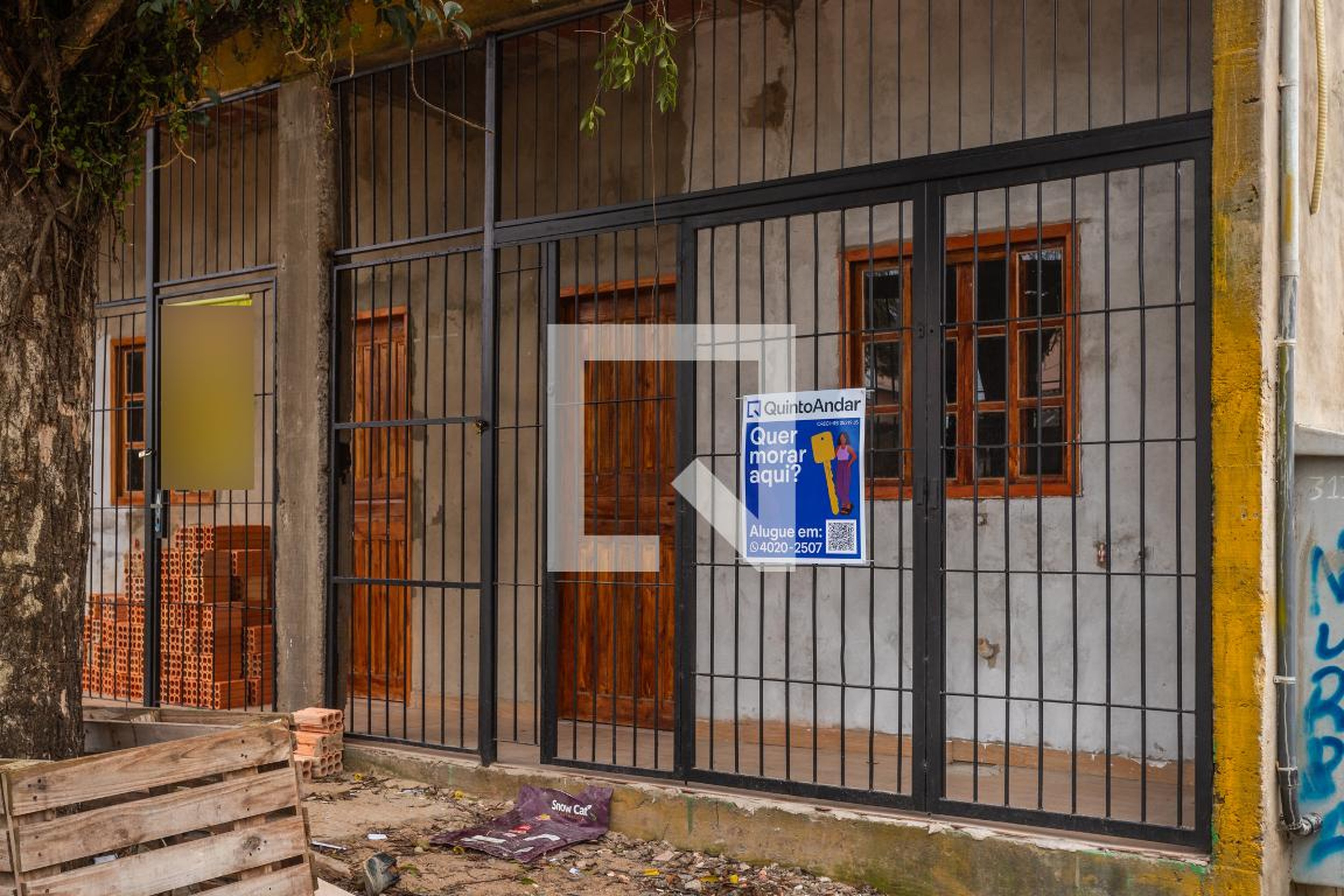 Fachada Condomínio em Rua Ariosto Viêira Rodrigues, 313