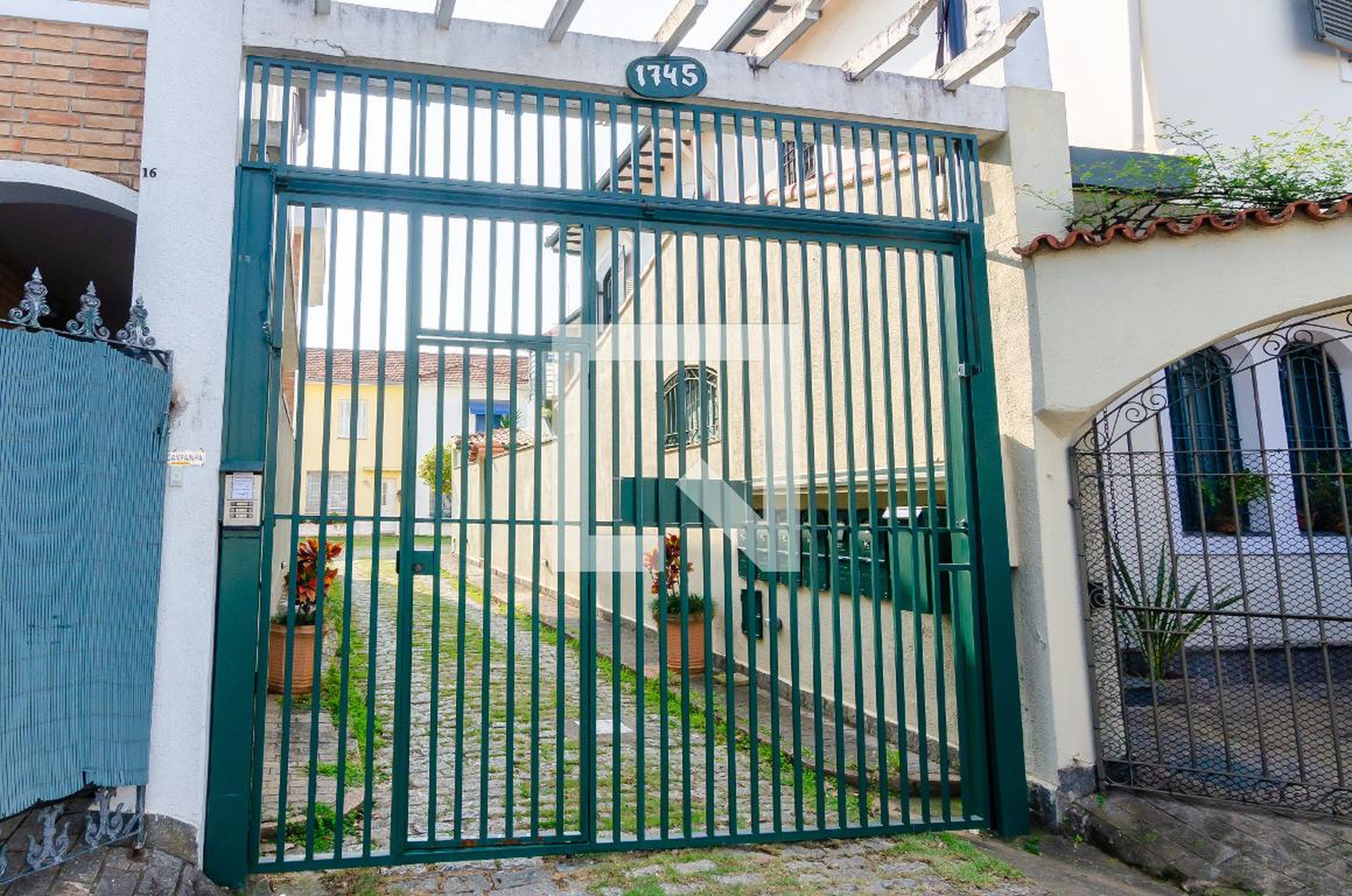 Fachada Condomínio em Rua República do Iraque, 0000