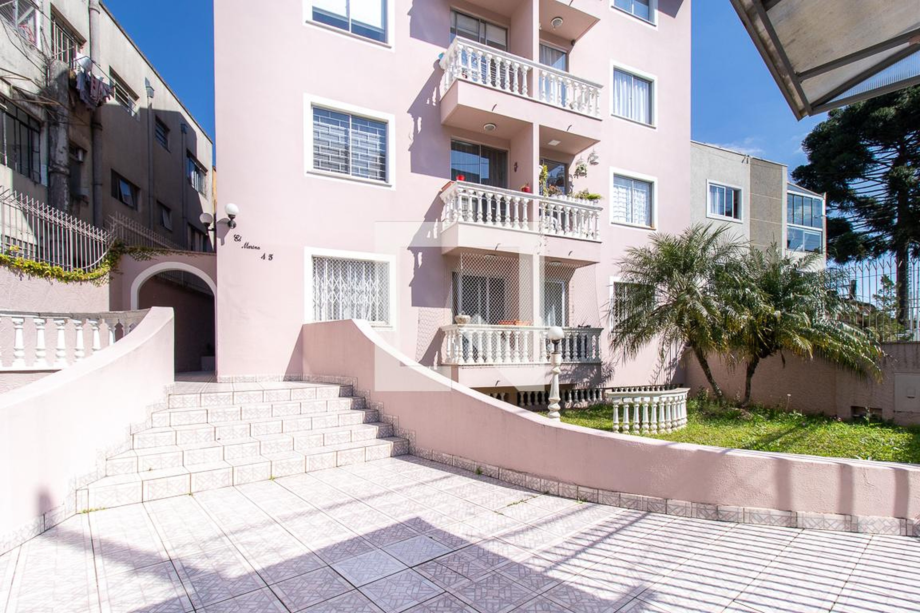 Fachada Condomínio em Rua Doutor Ary Florencio Guimarães, 45