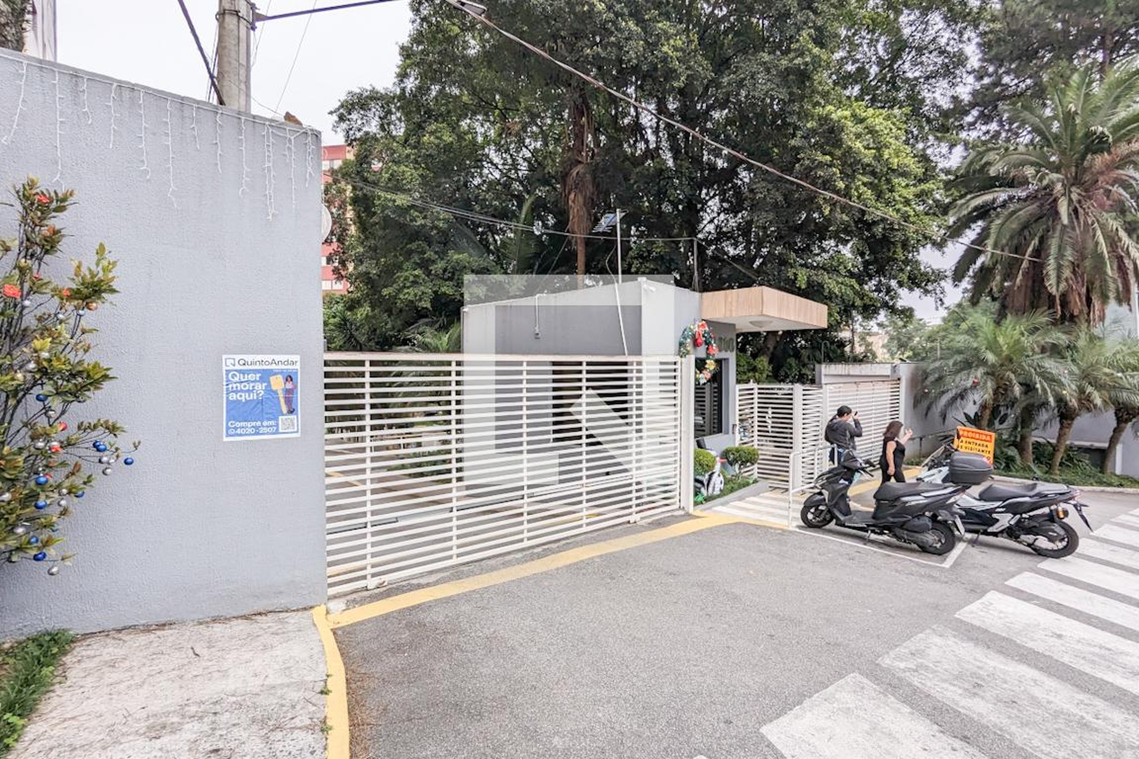 Fachada Condomínio em Rua Miro Vetorazzo, 10000