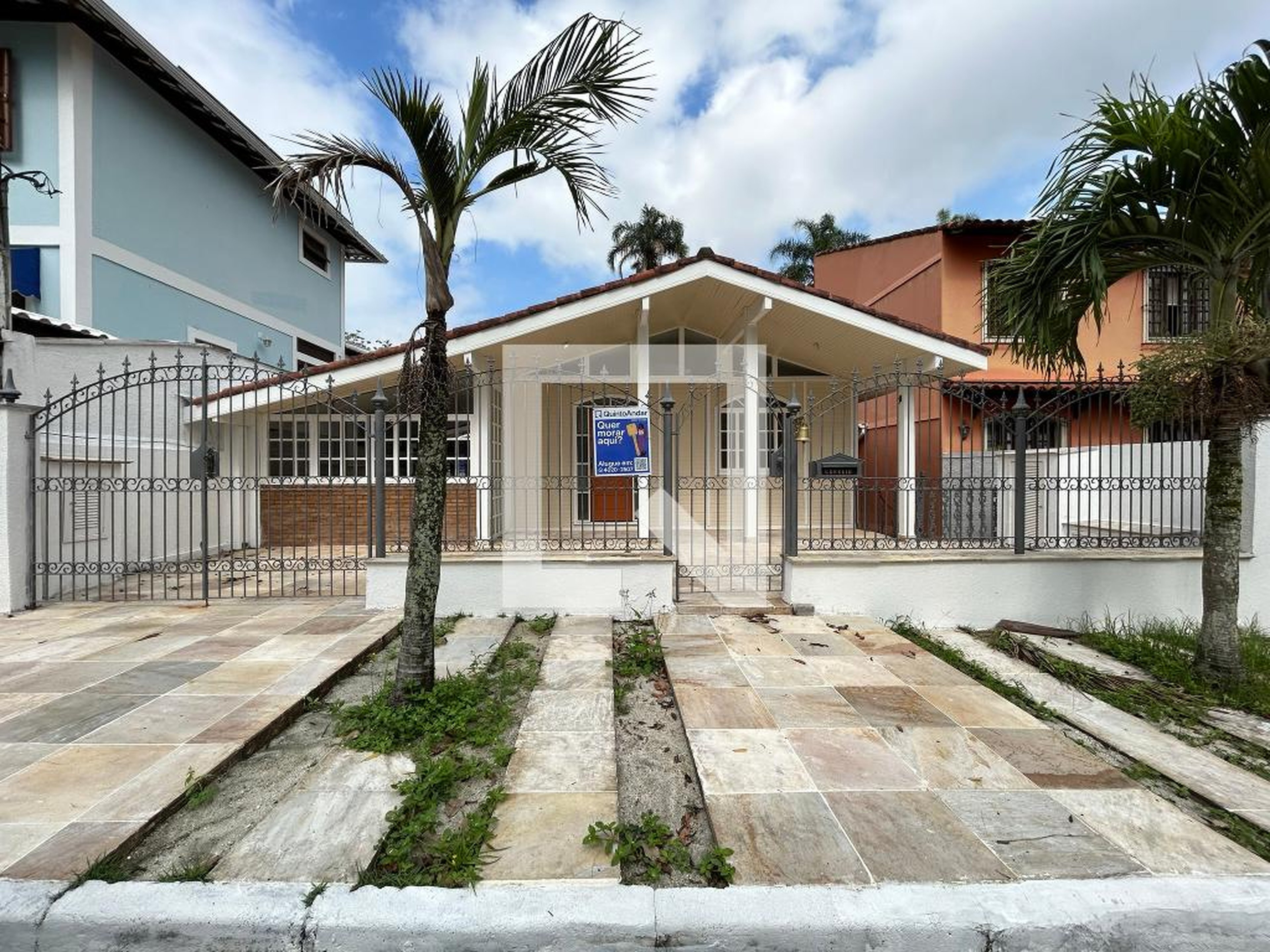 Fachada Condomínio em Rua Tinhorao, 36