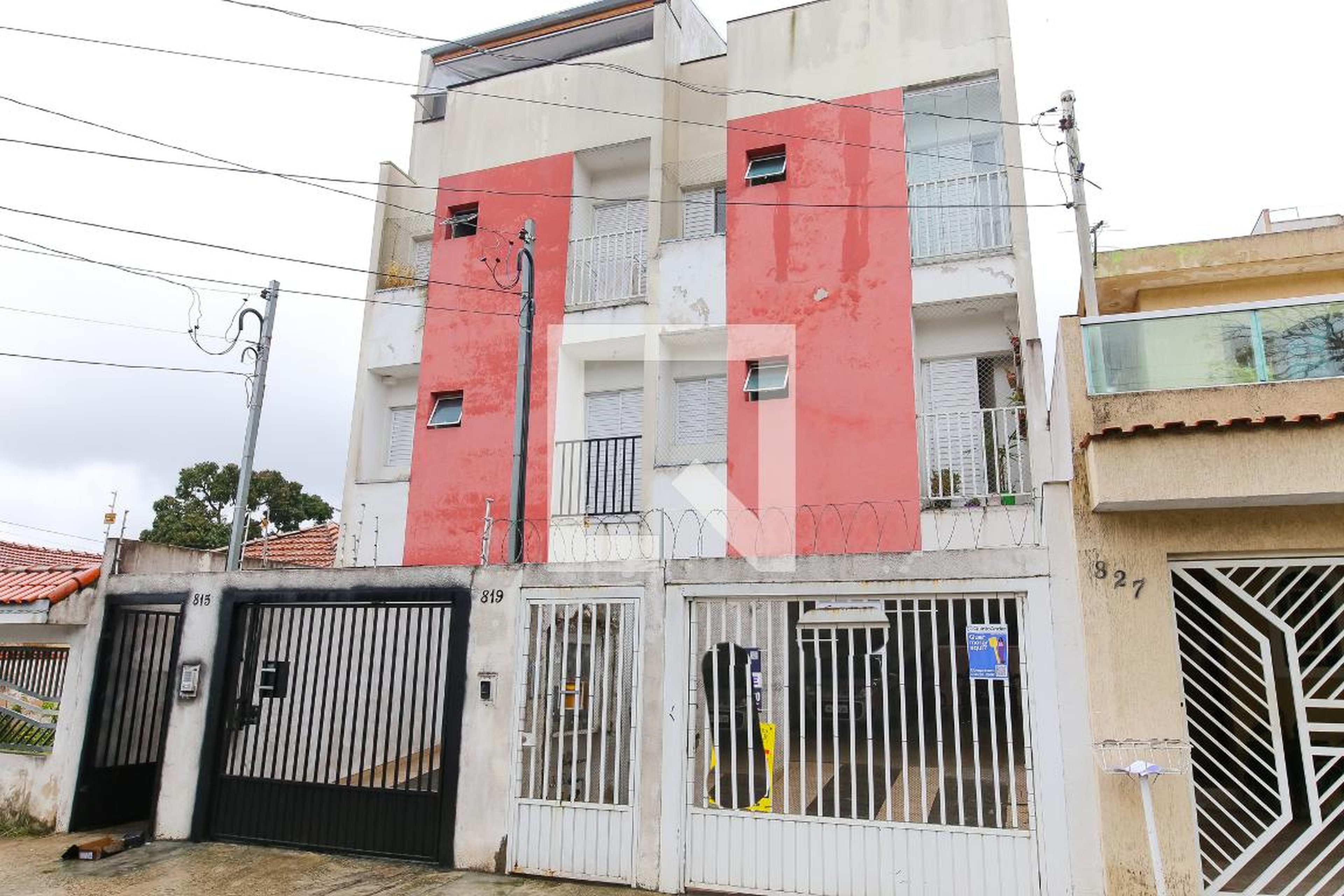 Fachada Condomínio em Rua Almada, 819