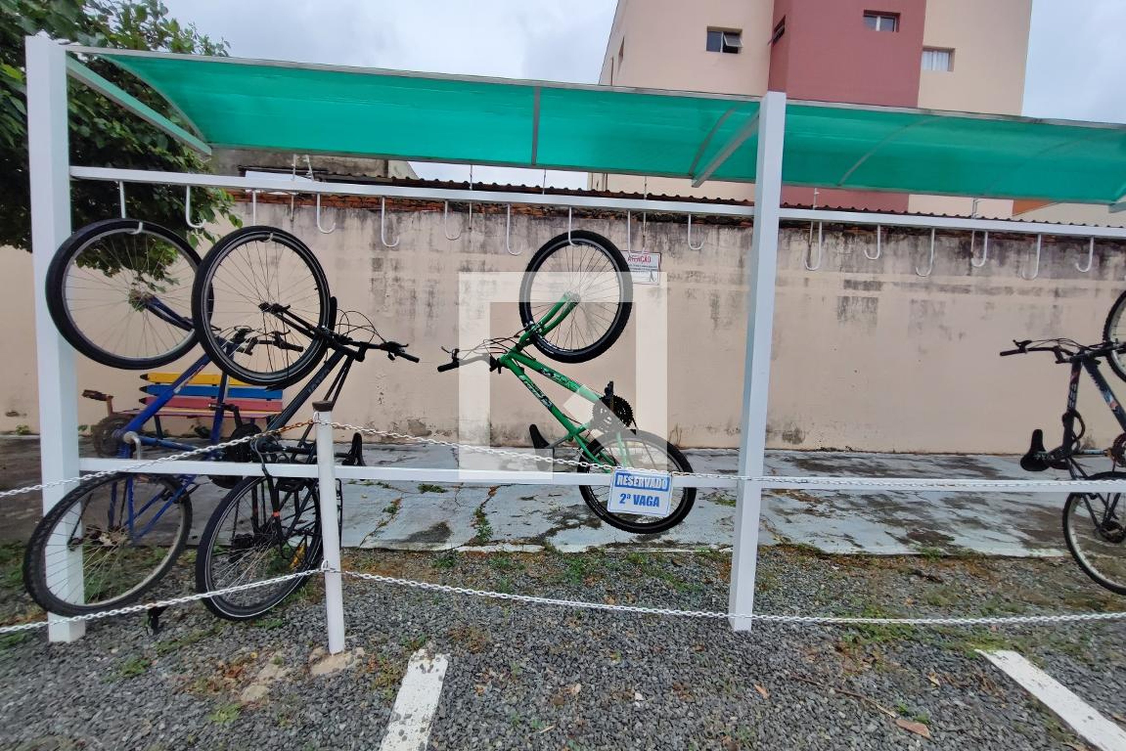 Bicicletário Condomínio em Rua Elías Lôbo Neto, 1022