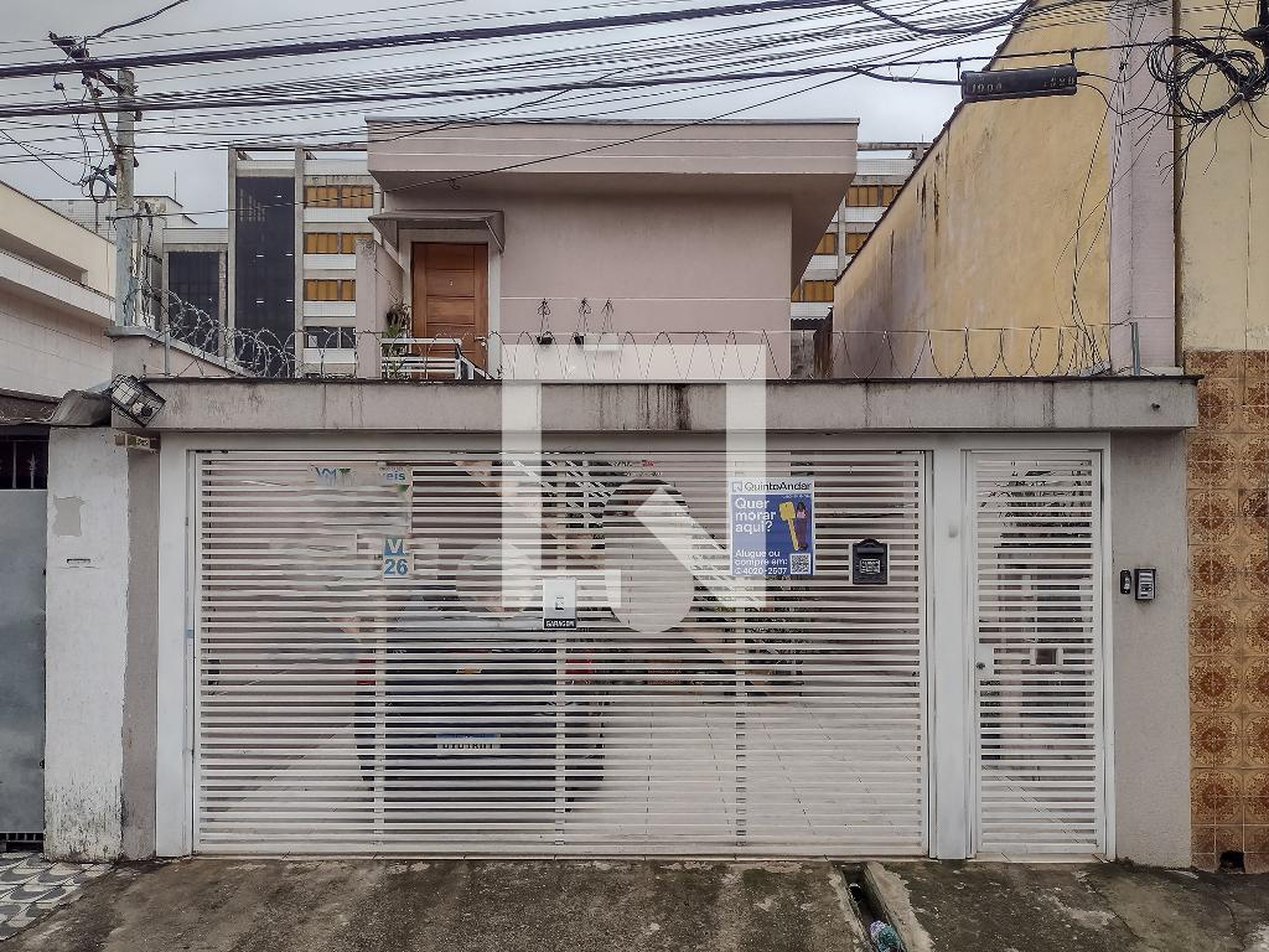 Fachada Condomínio em Rua Arruda Ferreira, 75