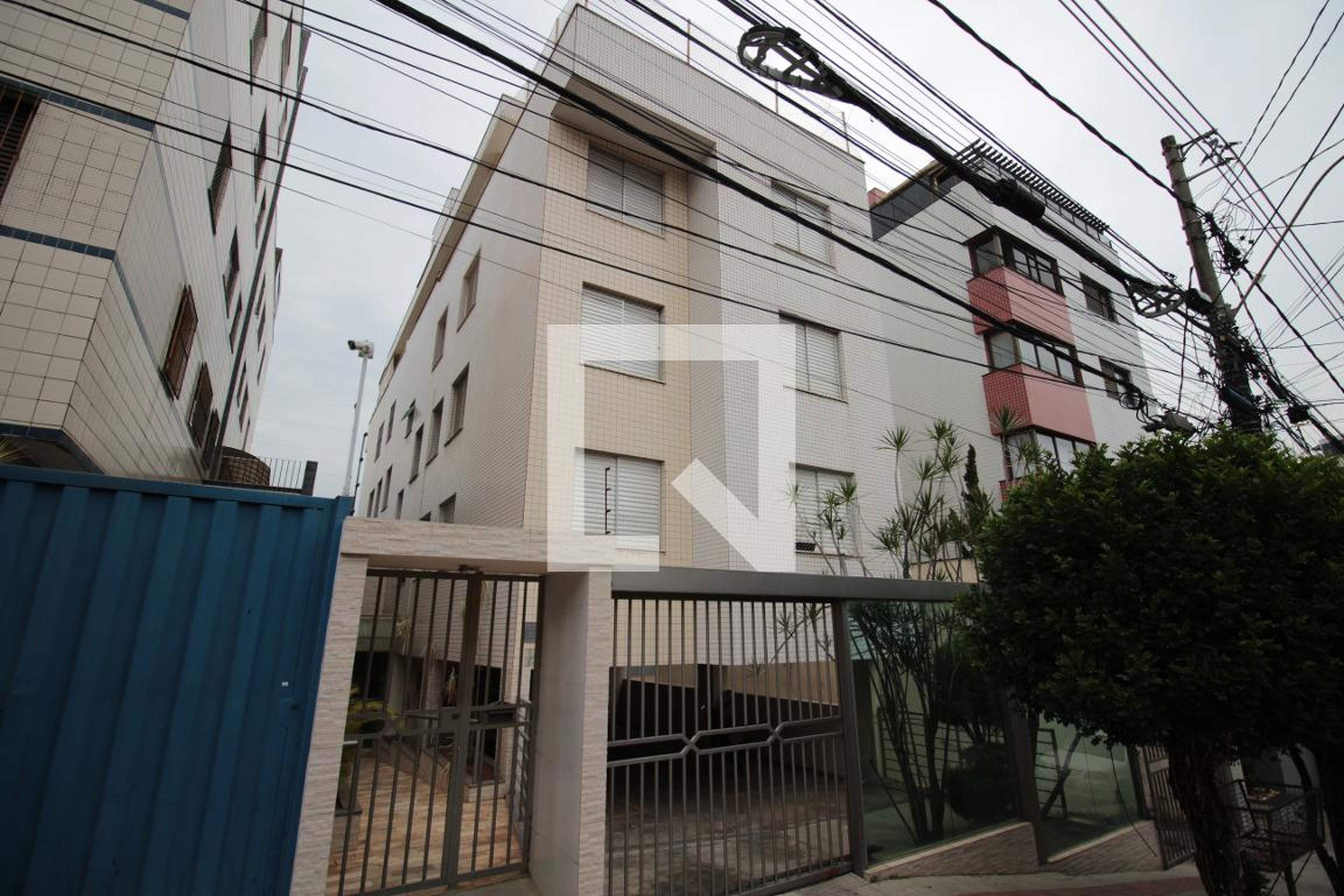 Fachada Condomínio em Rua Leopoldina Cardoso, 126