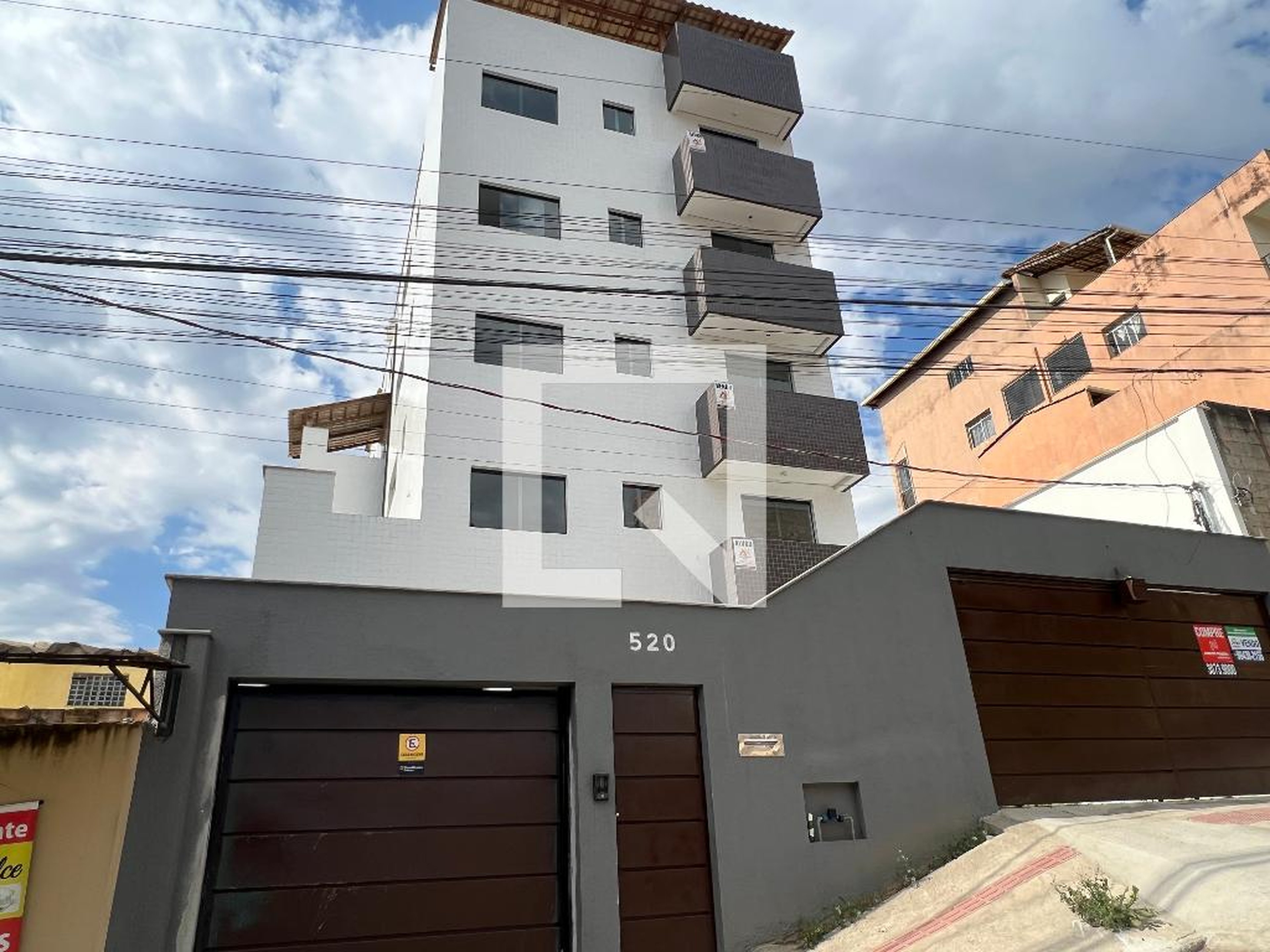 Fachada do Prédio Condomínio em Rua Joaquim José Diniz, 520