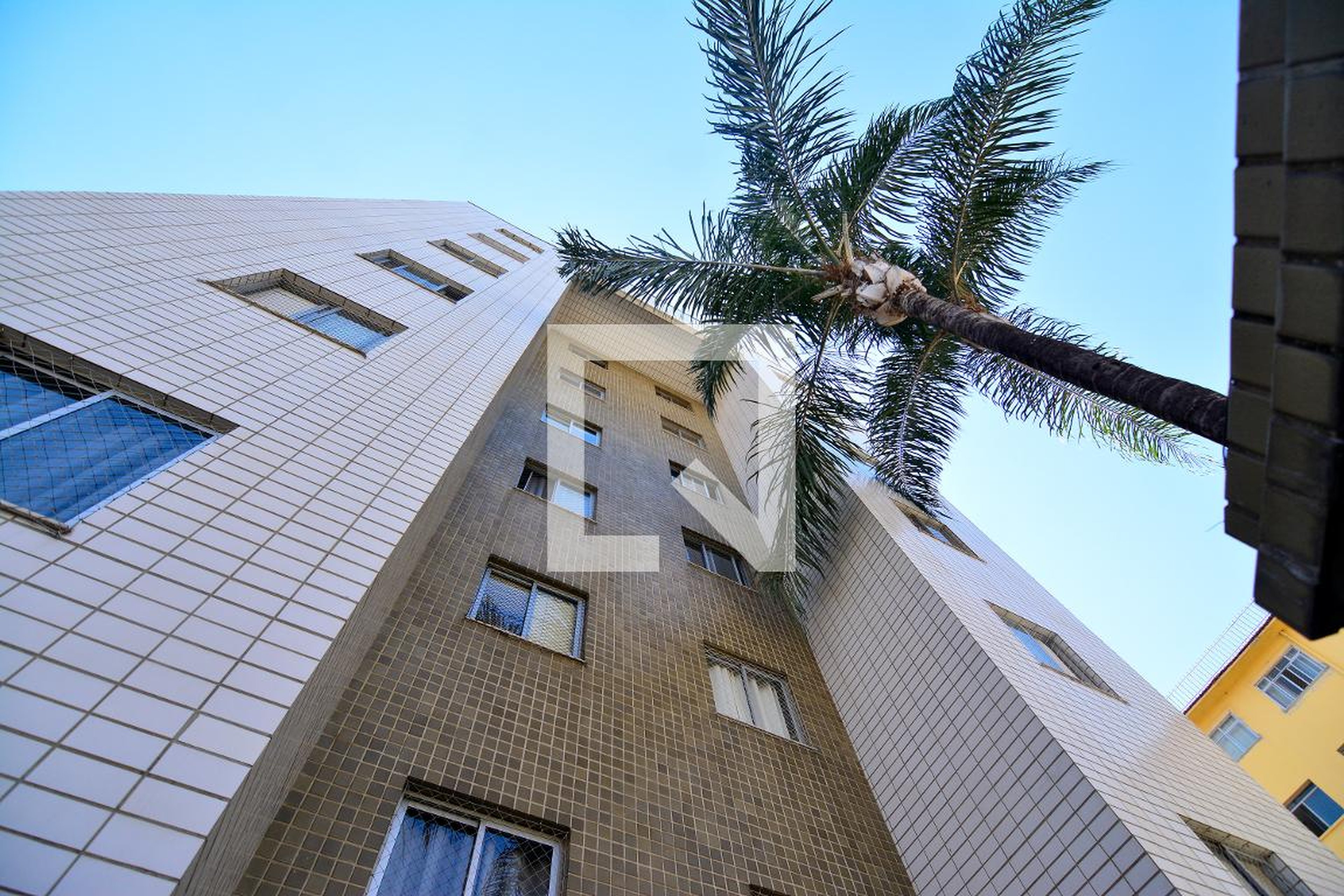 Fachada Condomínio em Rua Platina, 56