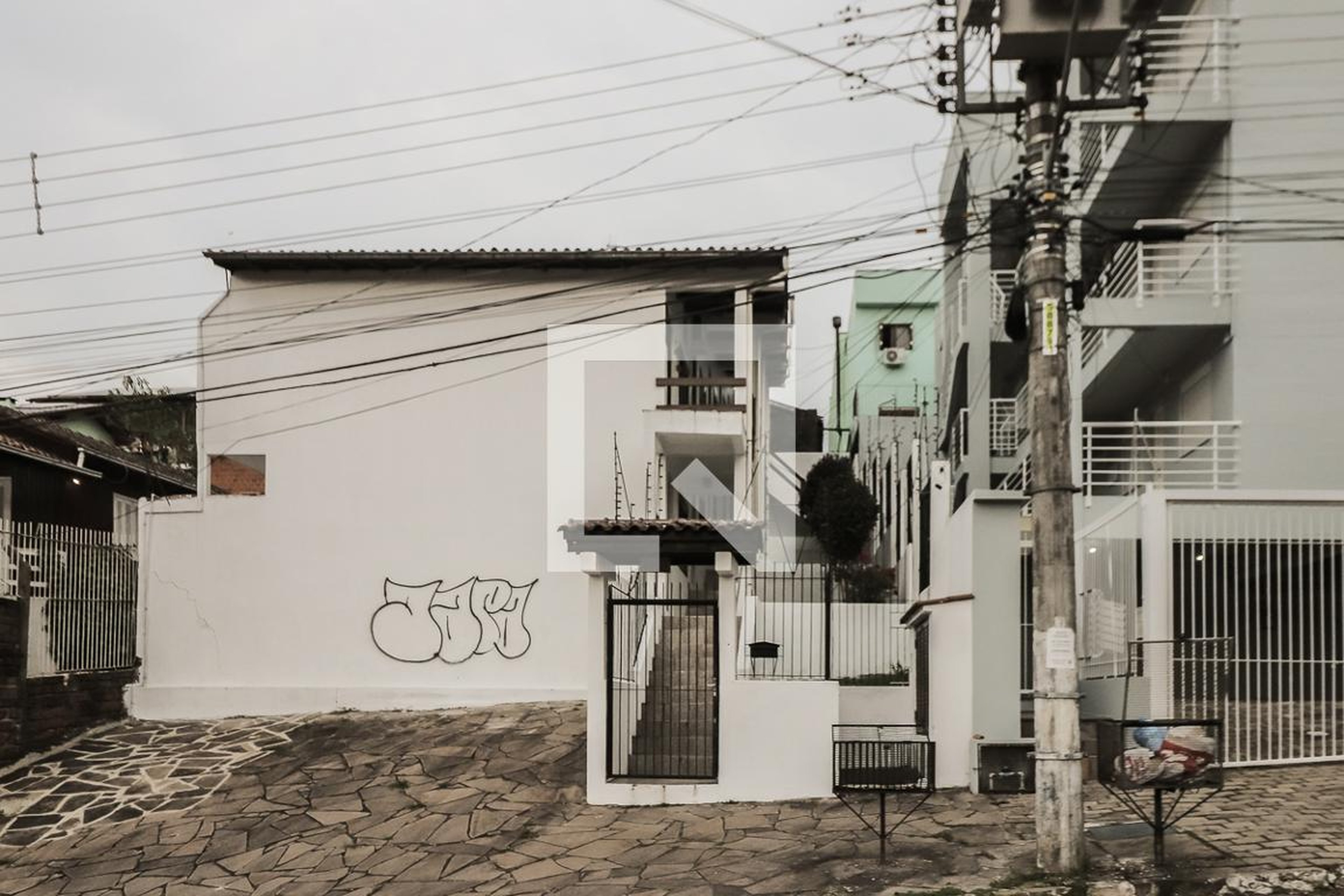 Fachada Condomínio em Rua Roque Soares de Lima, 91