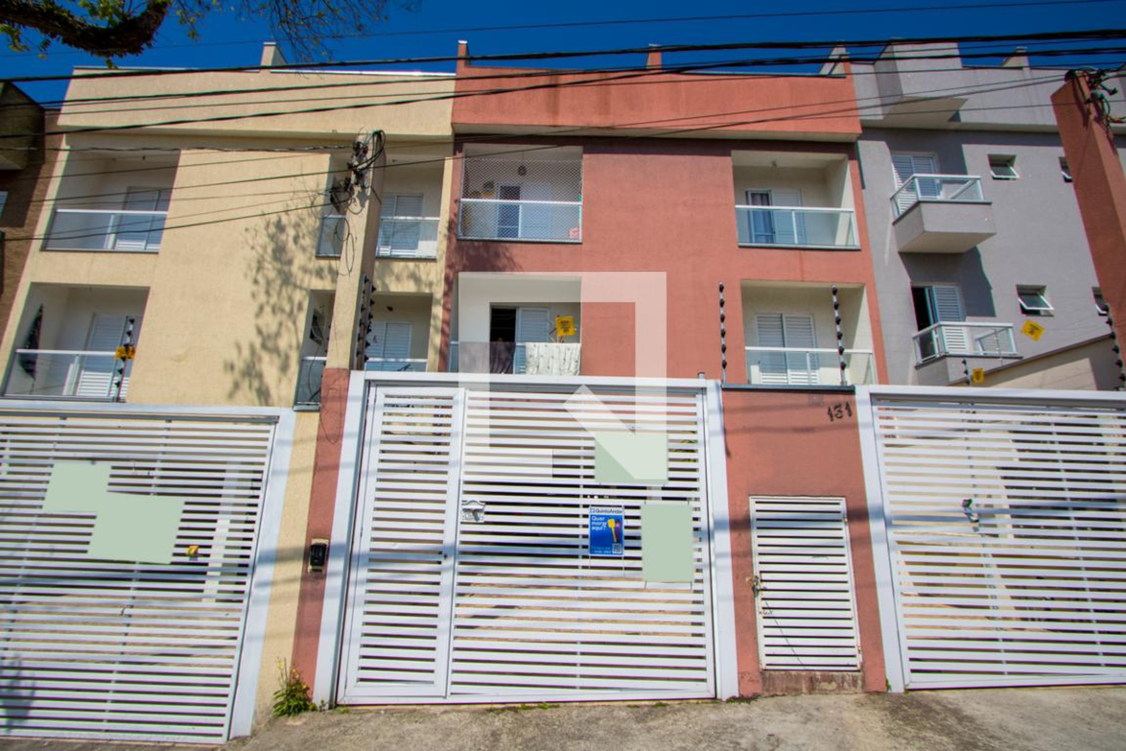 Fachada Condomínio Rua Antônio Barreiros, 131
