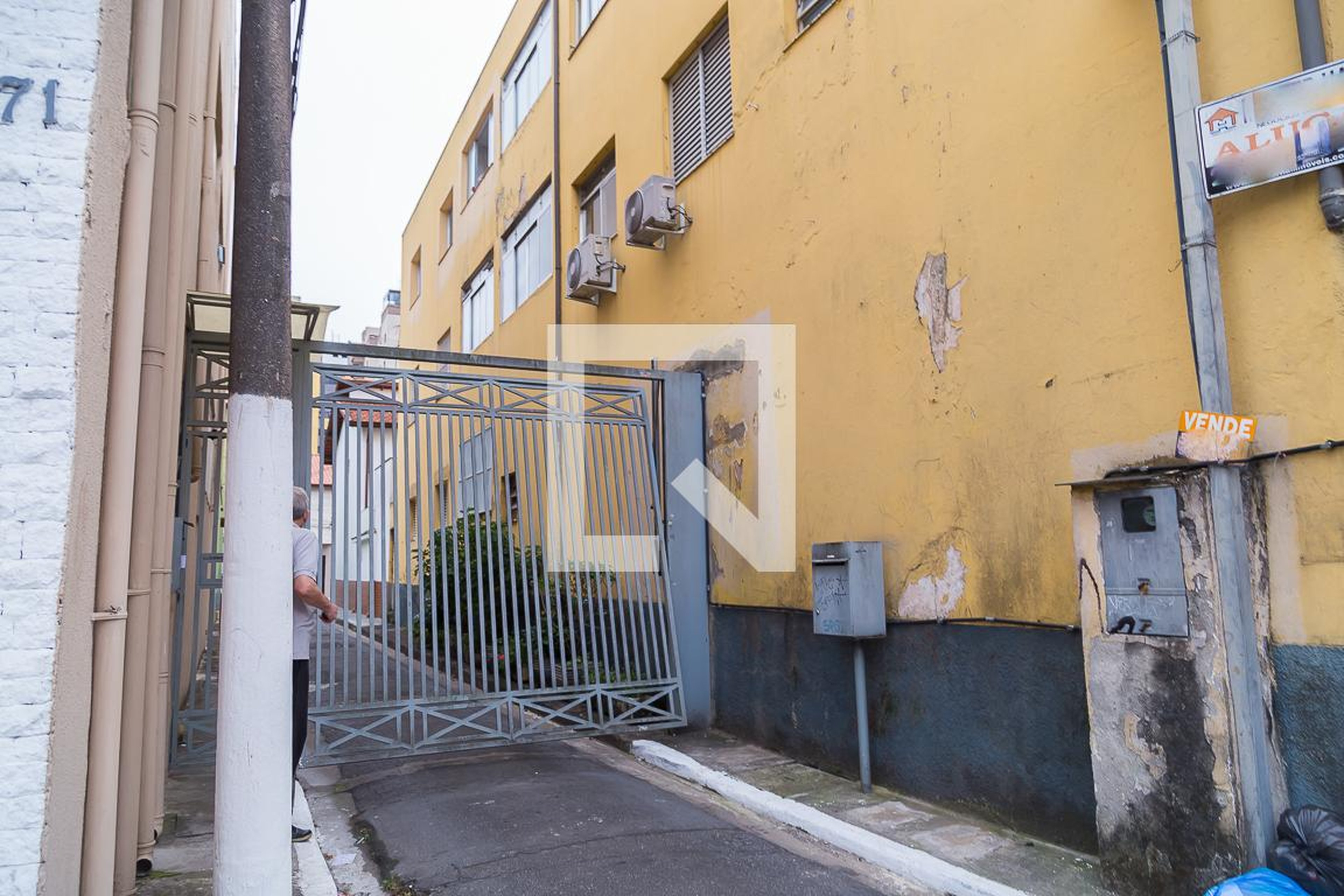Fachada do condomínio Condomínio em Avenida Bosque da Saúde, 275