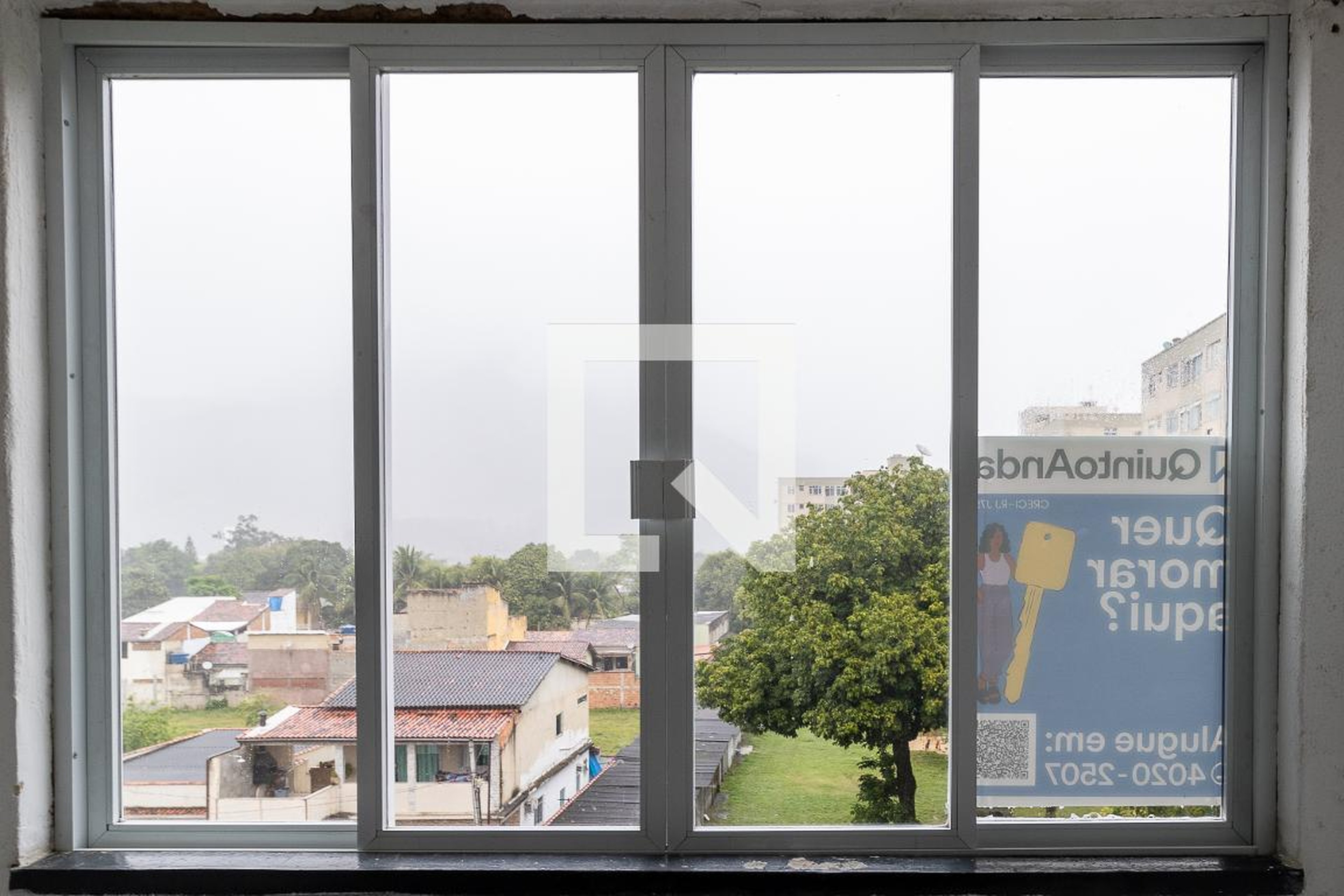 Fachada Condomínio em Rua Severino Ferreira da Costa, 24
