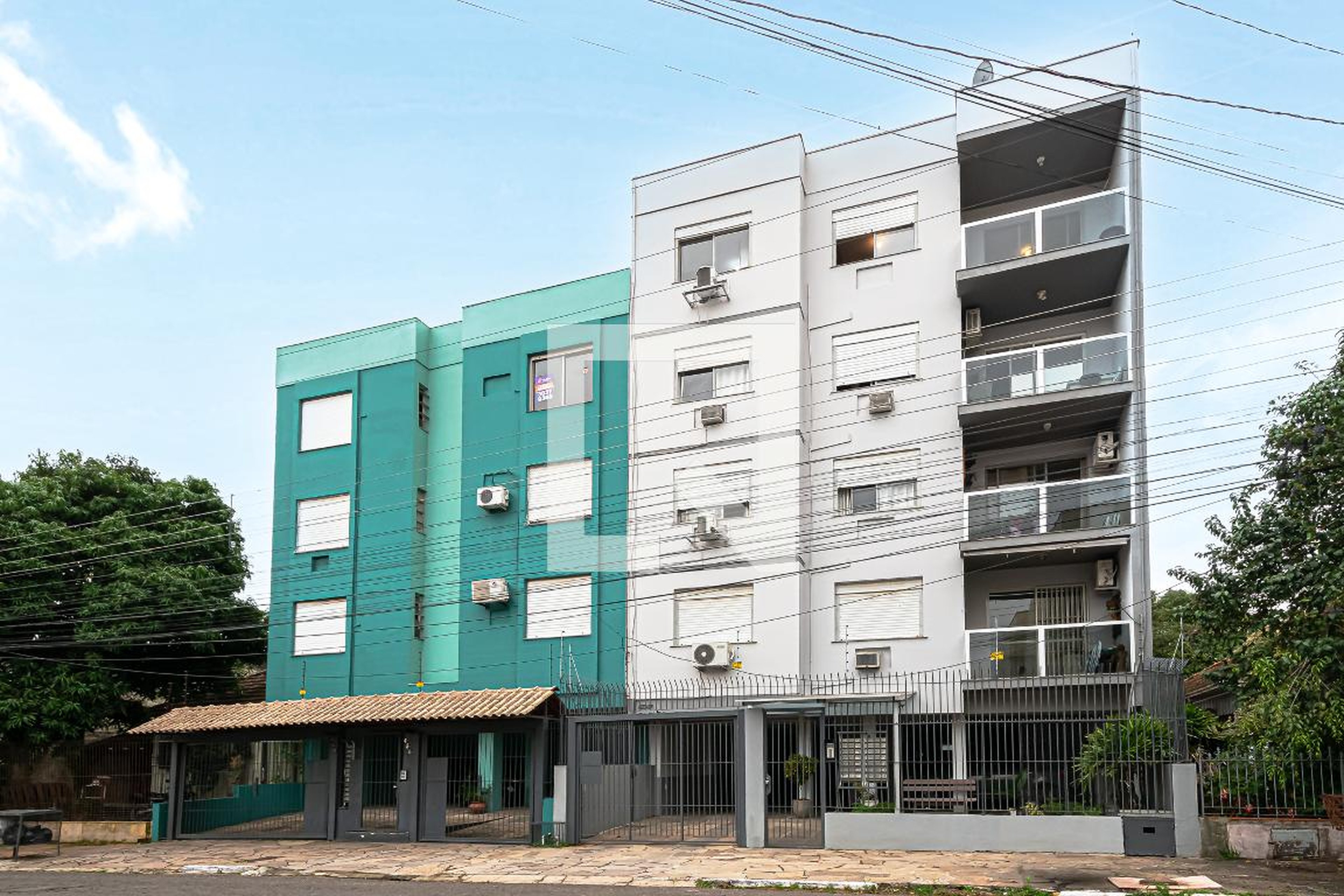 Fachada do Prédio Condomínio em Rua Caçador, 466