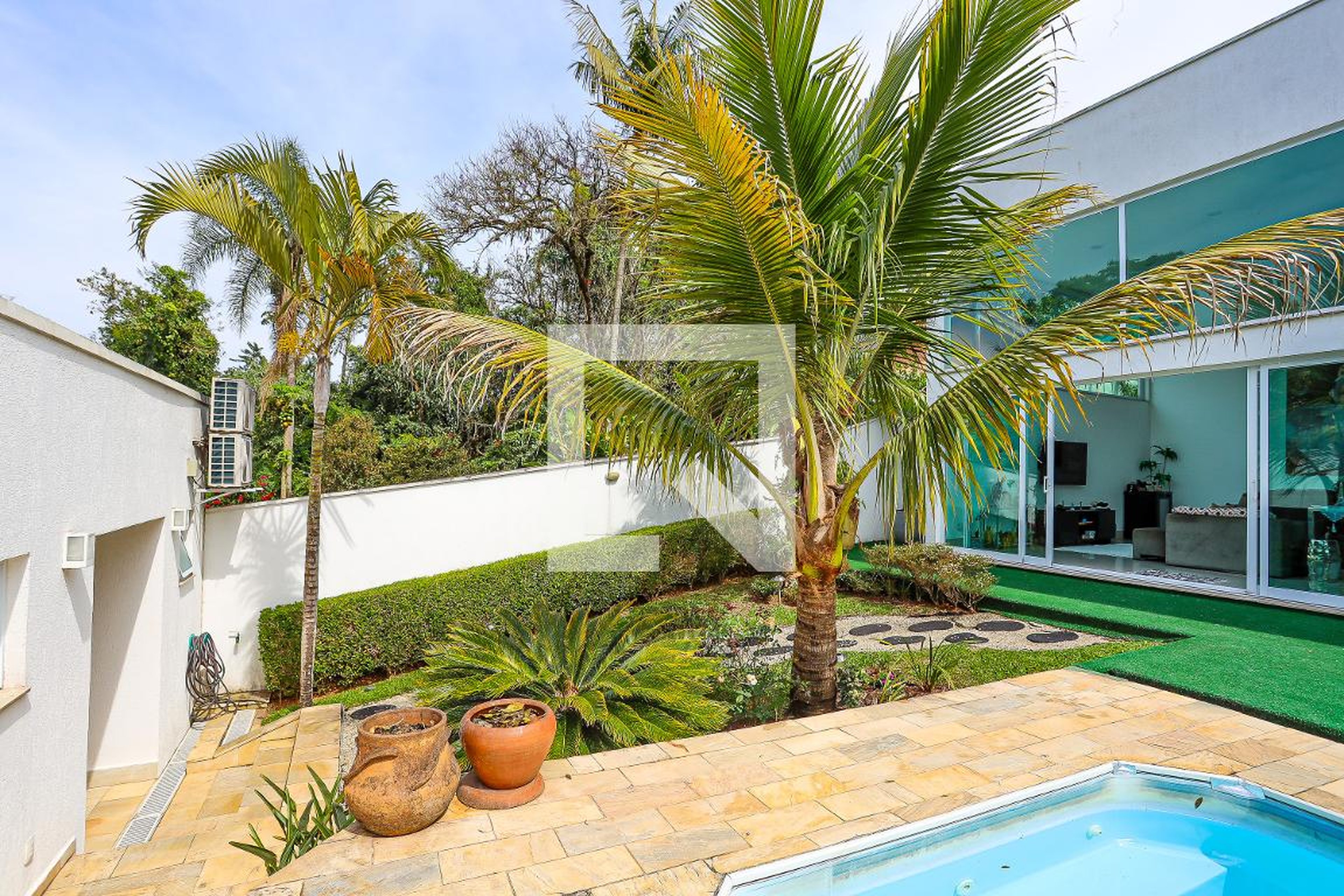 Piscina Condomínio em Rua Albano Eugênio Dahmer, 02