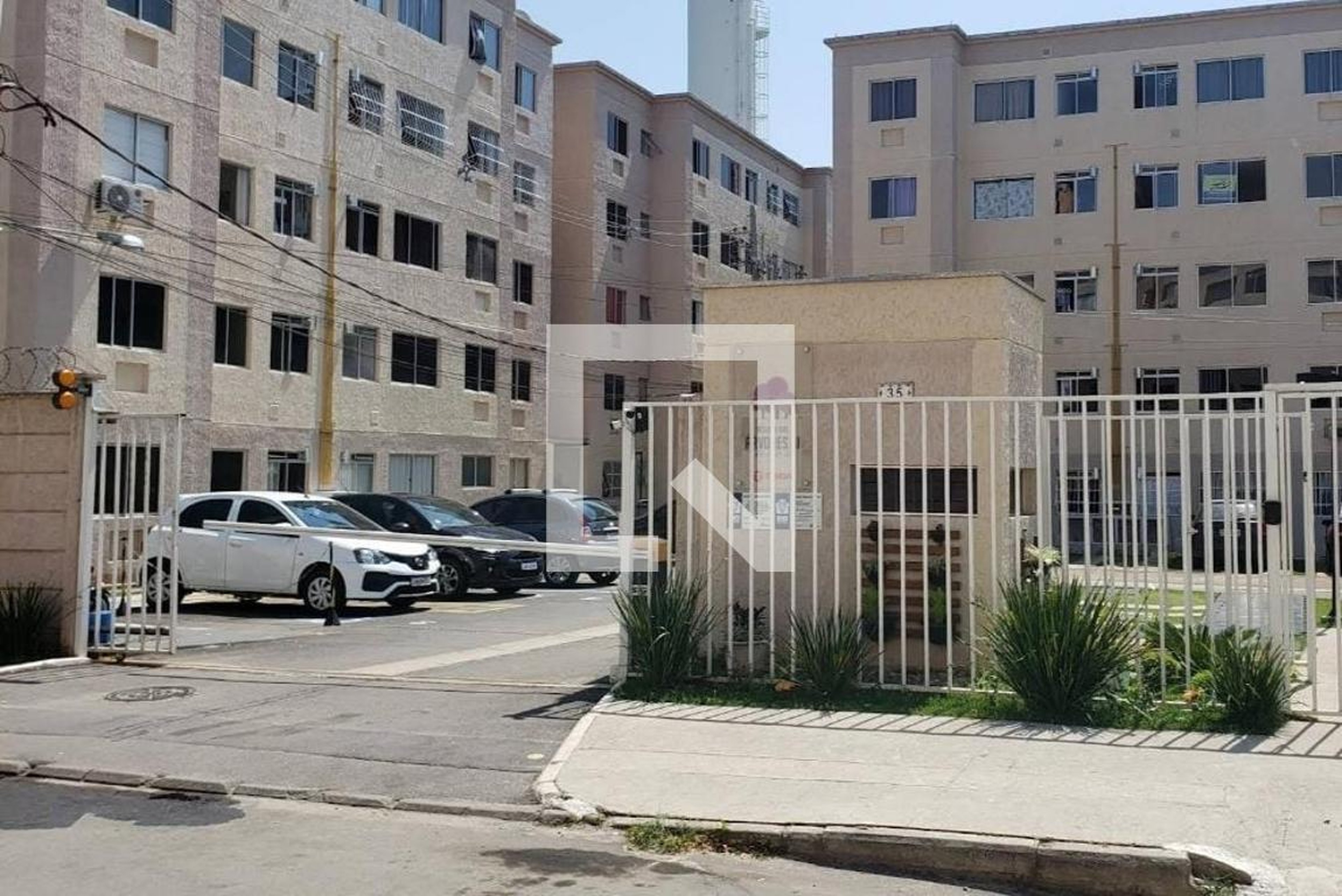 Fachada do condomínio Condomínio em Rua Chico Moreira, 34