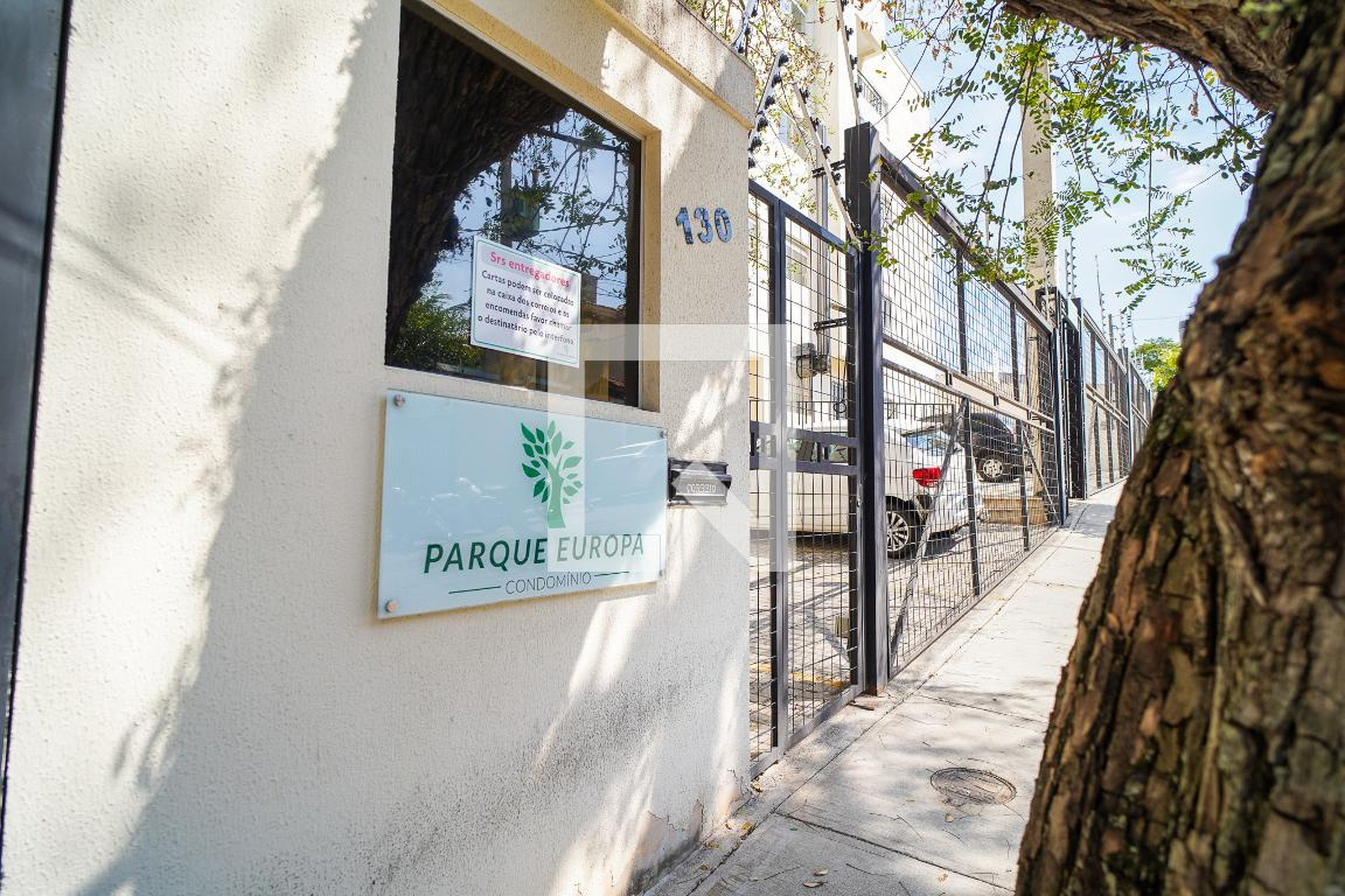 Fachada Condomínio em Rua Suíça, 30