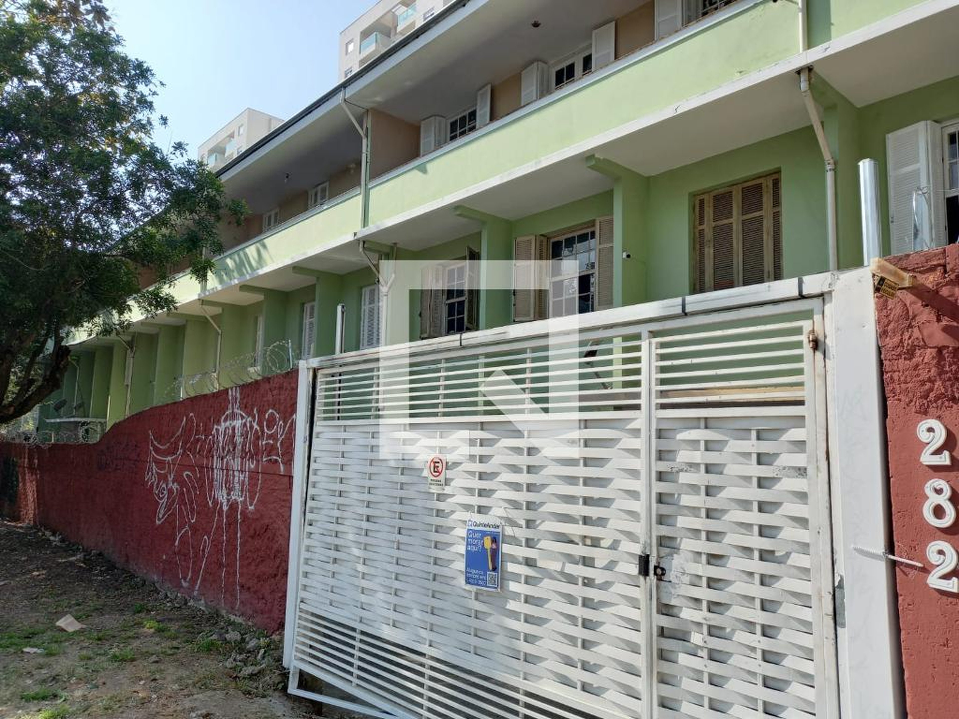 Fachada Condomínio em Rua Tagipuru, 282