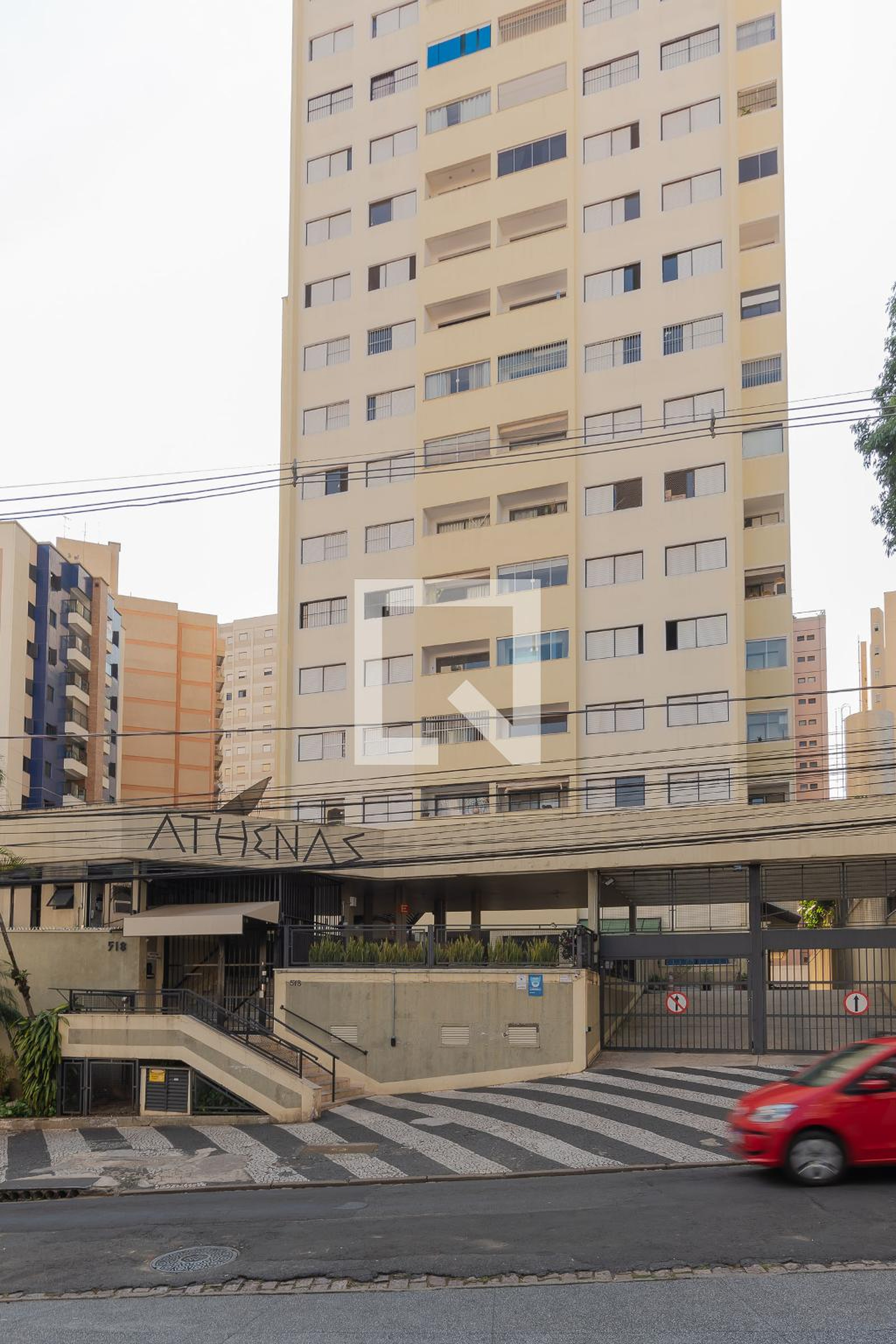 Fachada do Condomínio Condomínio Athenas