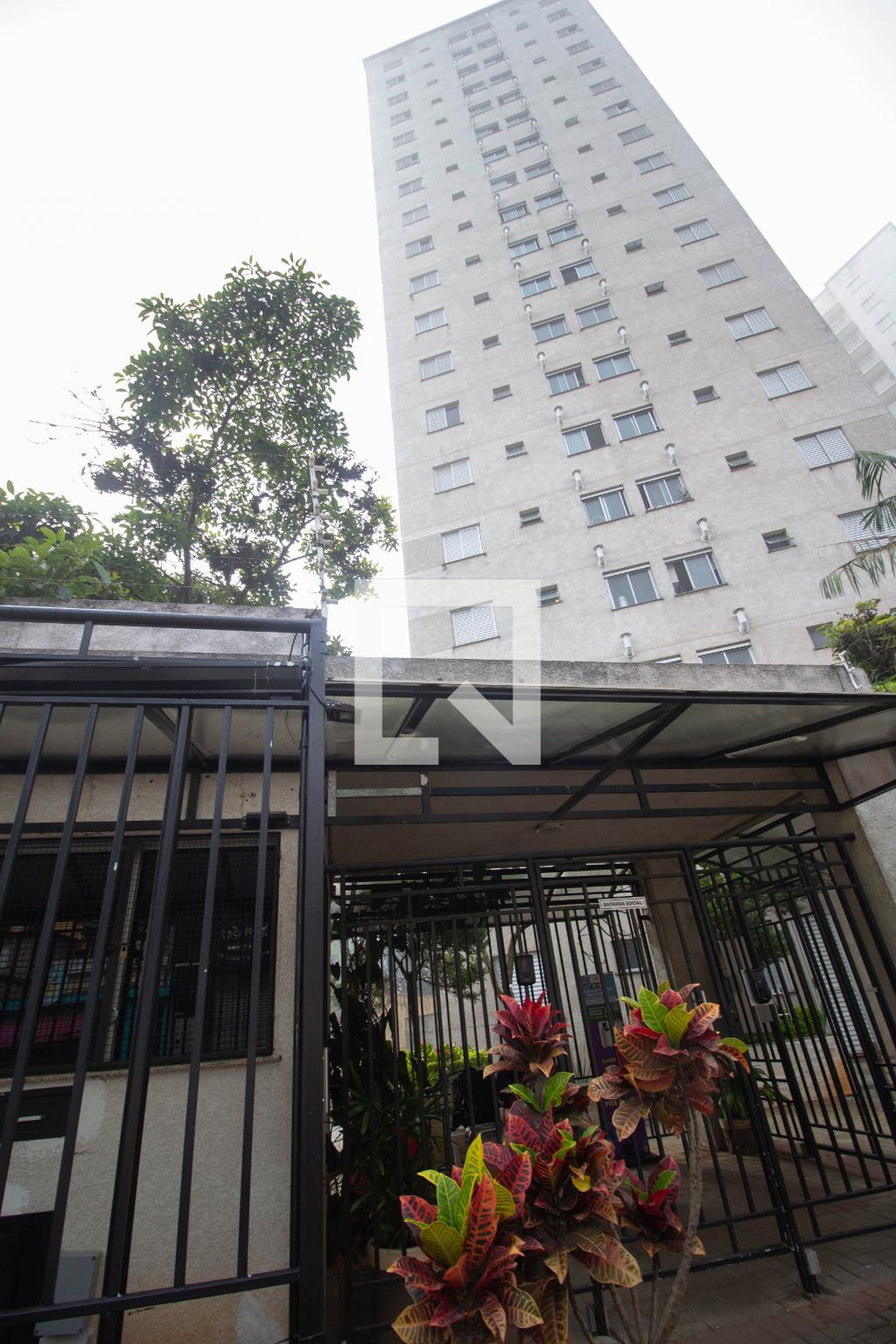 Fachada Condomínio em Rua Genésio Arruda, 2820