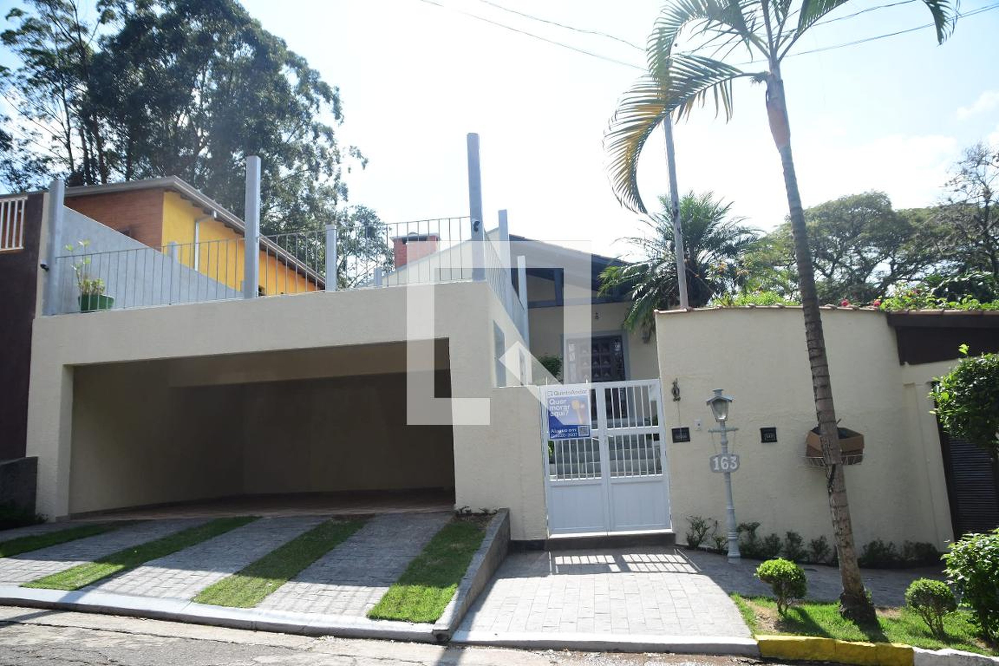 Fachada Condomínio em Rua Albano Eugênio Dahmer, 163