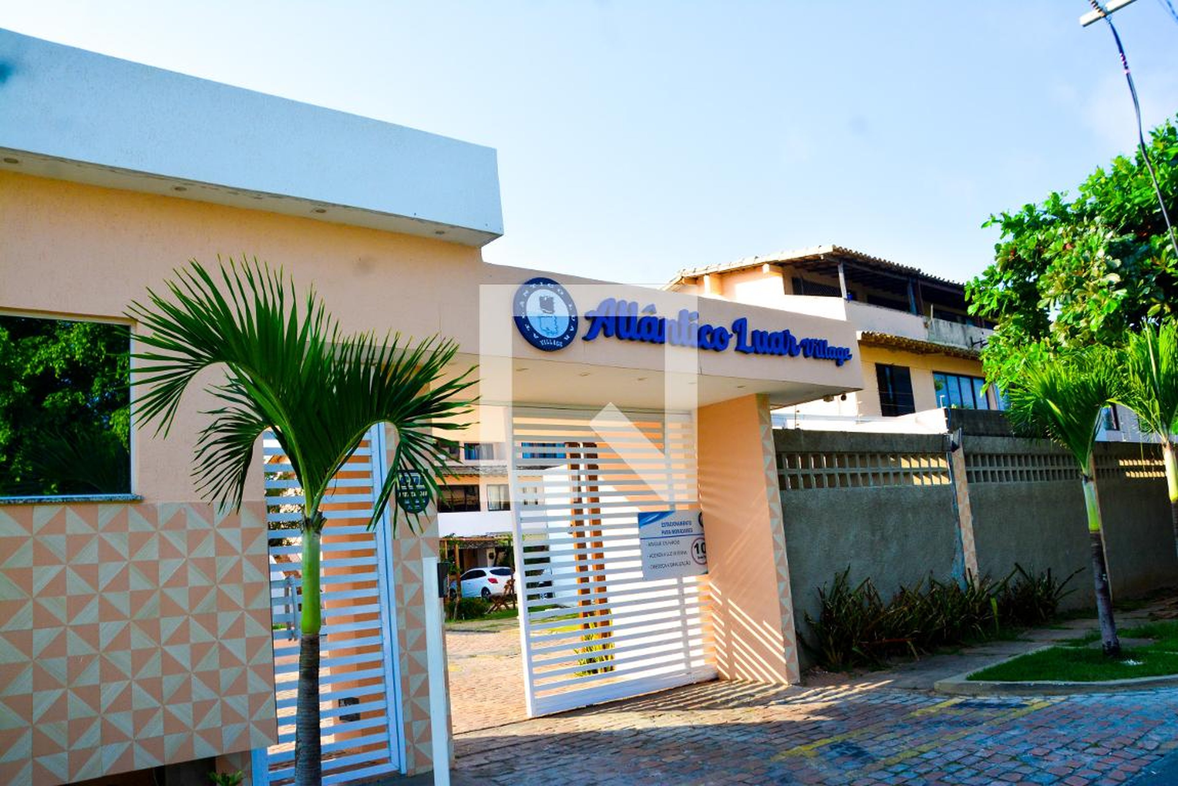 Fachada do condomínio Condomínio Atlântico do Luar