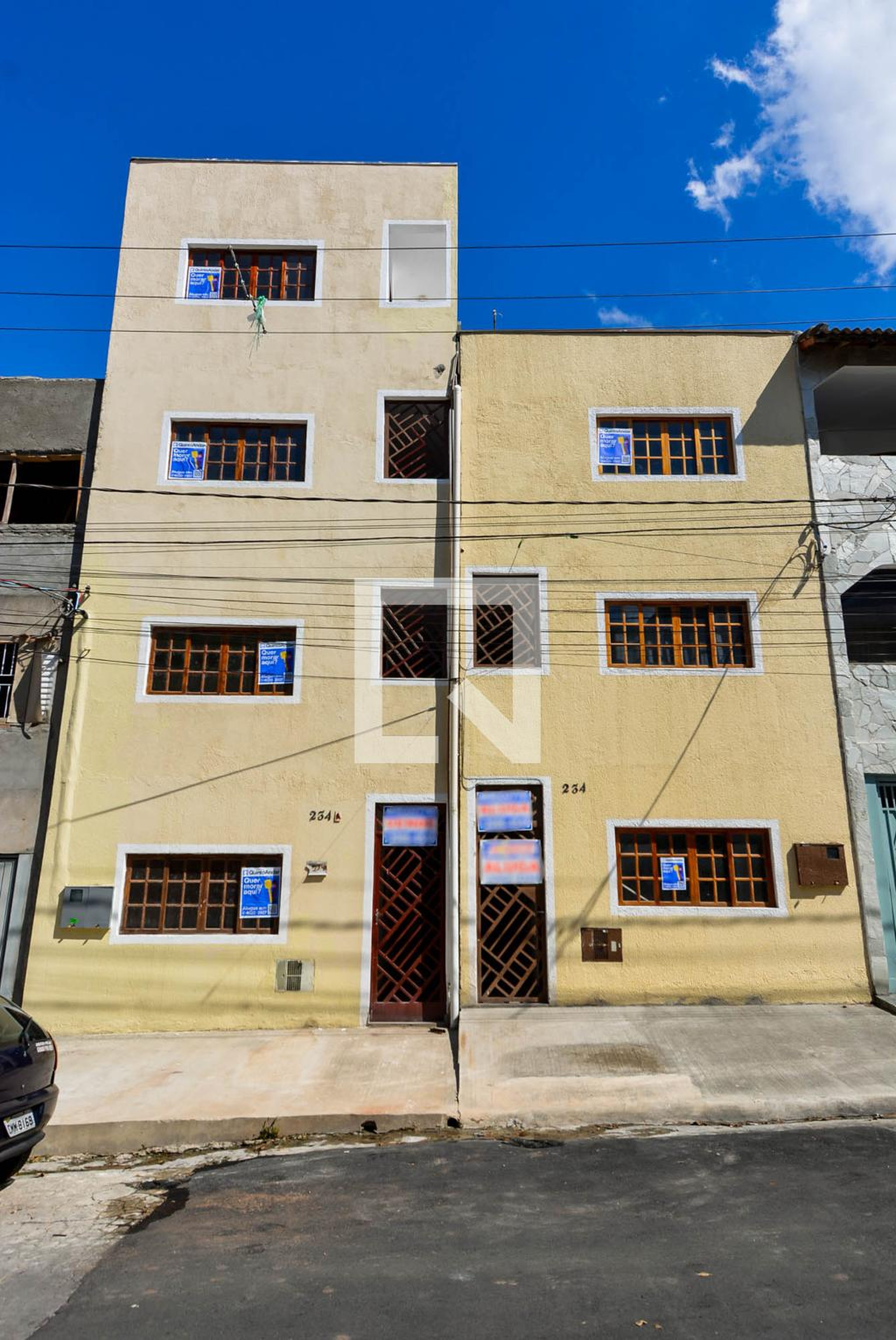 Fachada Condomínio em Rua Joaquim Prudente Corrêa, 246