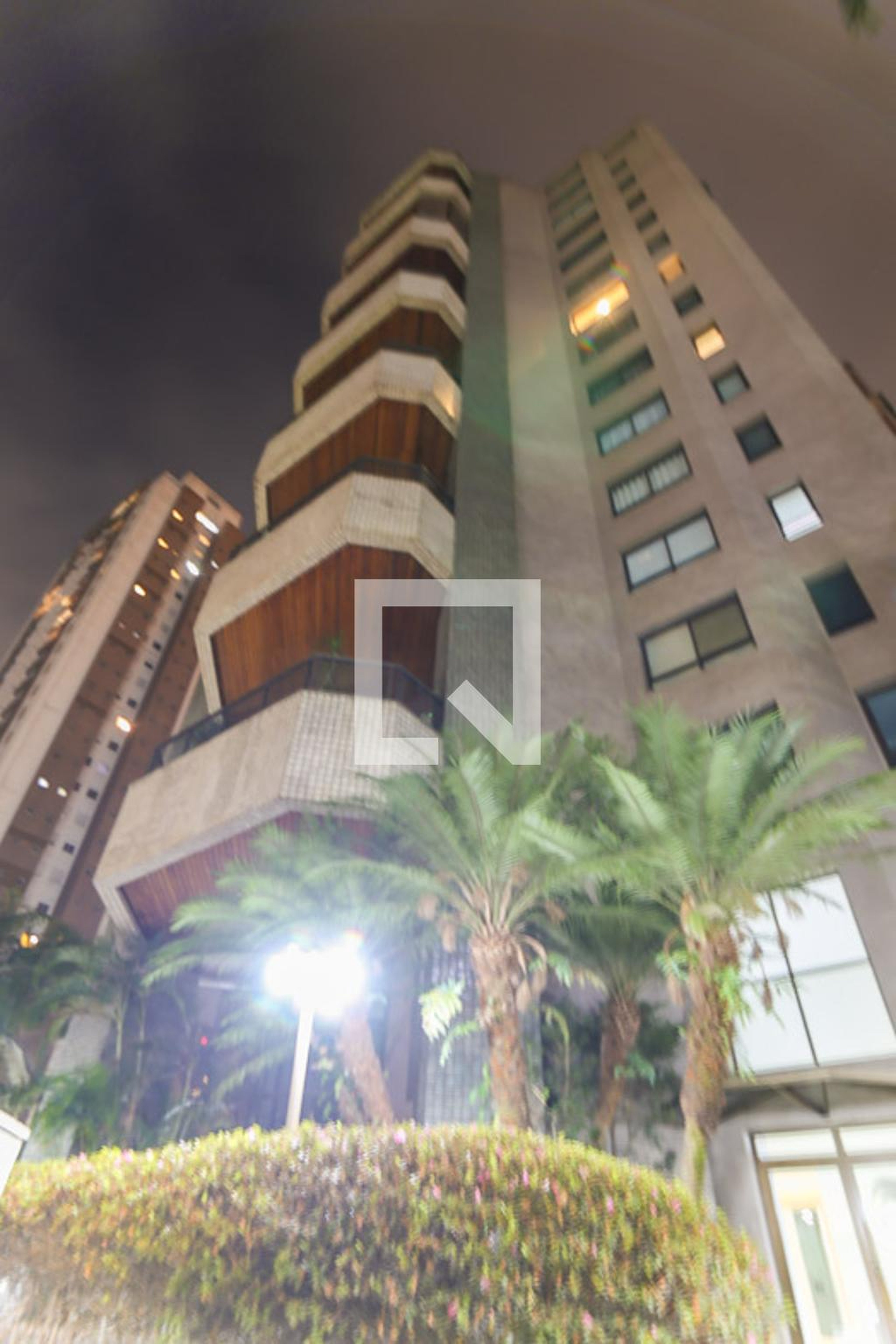 Fachada Condomínio em Rua Diego de Castilho, 250